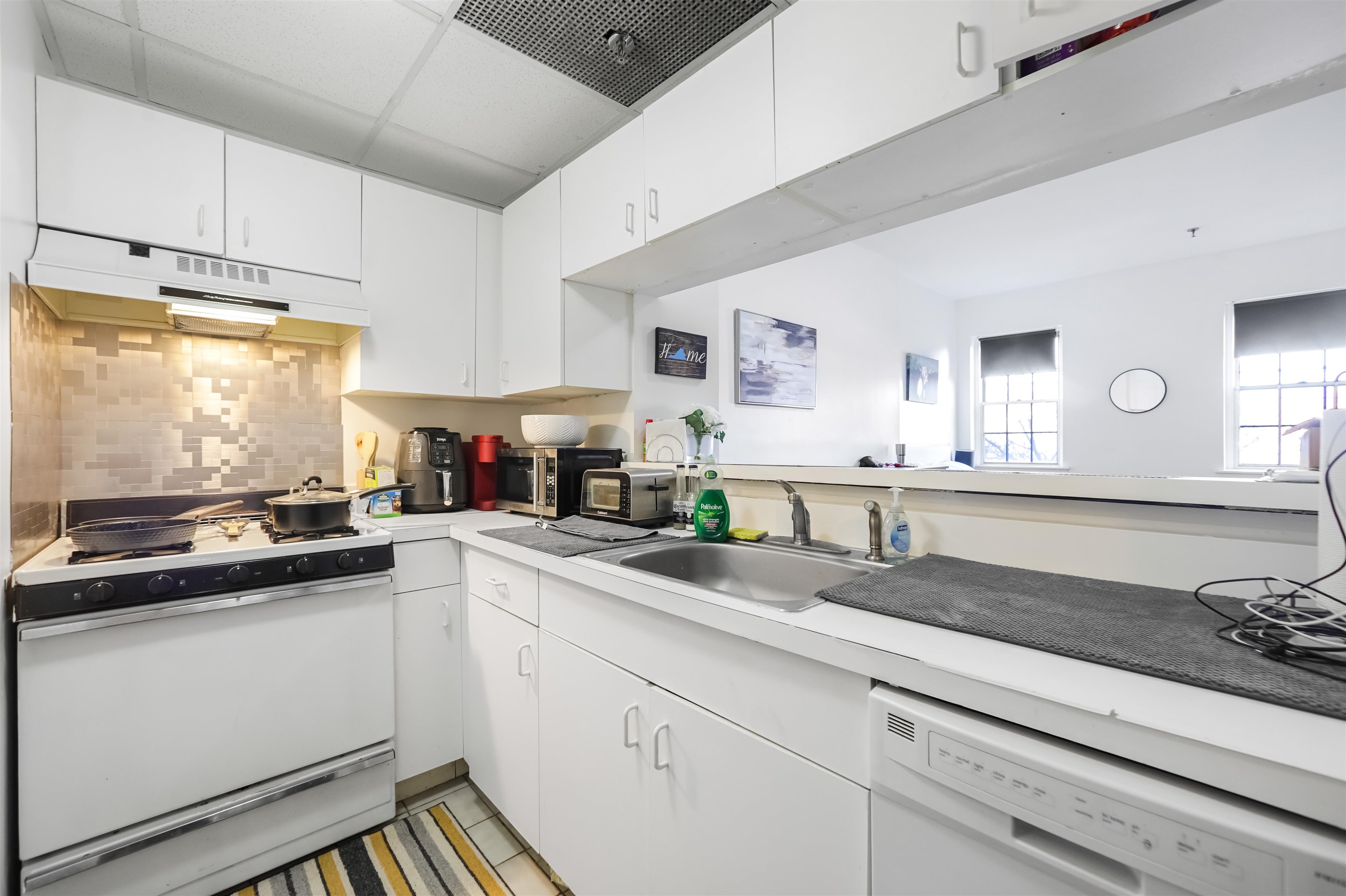 227 CHRISTOPHER COLUMBUS DR Unit: 209B