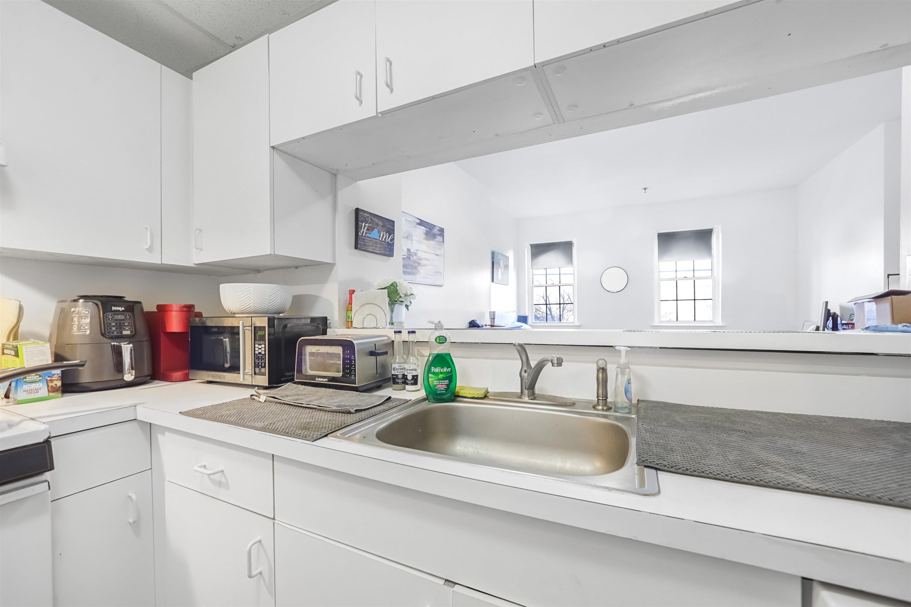 227 CHRISTOPHER COLUMBUS DR Unit: 209B