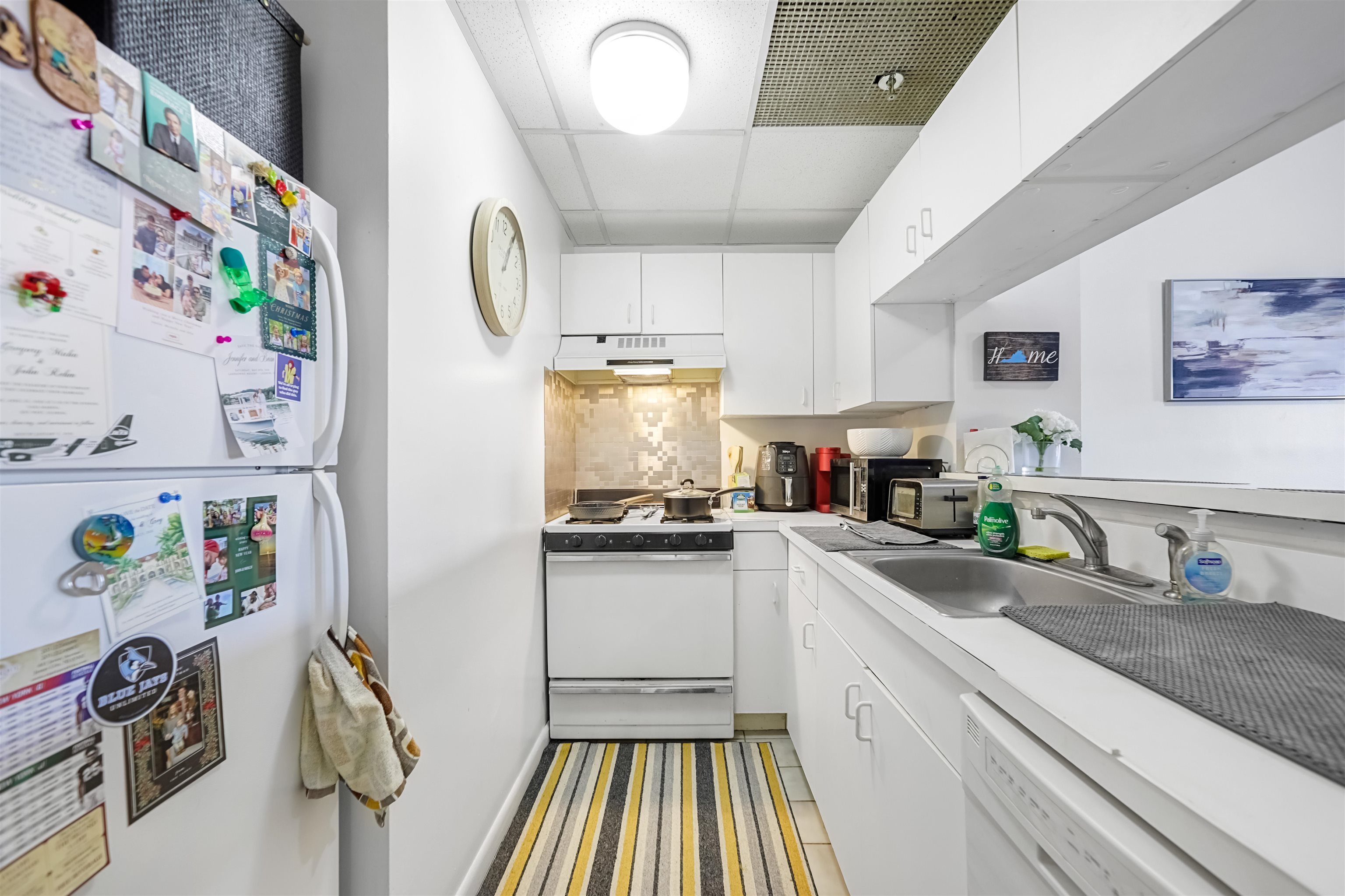 227 CHRISTOPHER COLUMBUS DR Unit: 209B