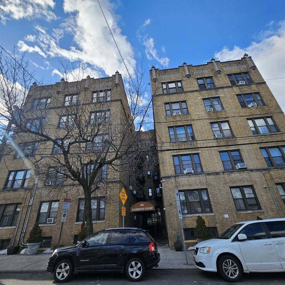 429 FAIRMOUNT AVE Unit: 508