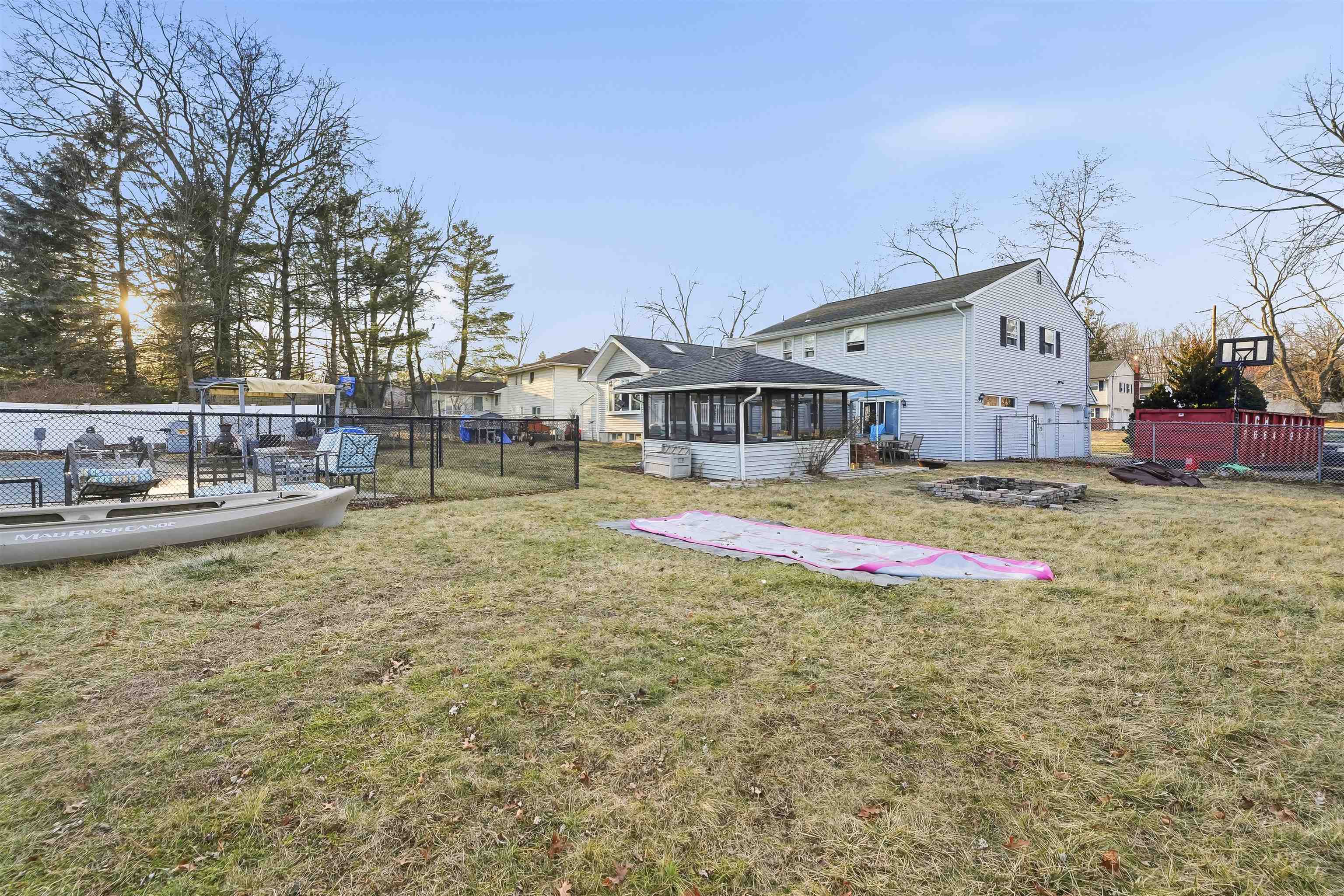 15 RIDGE RD