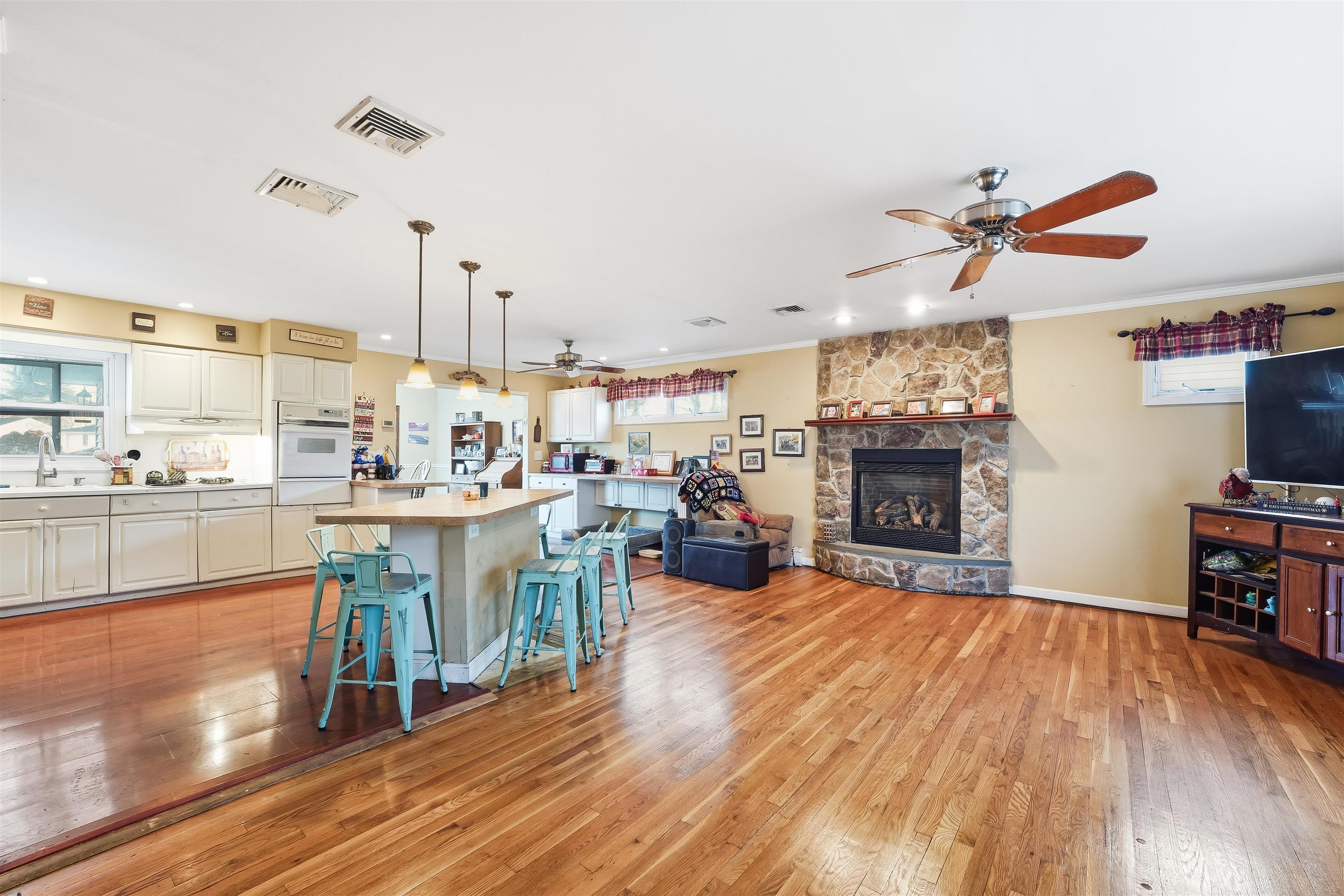 15 RIDGE RD