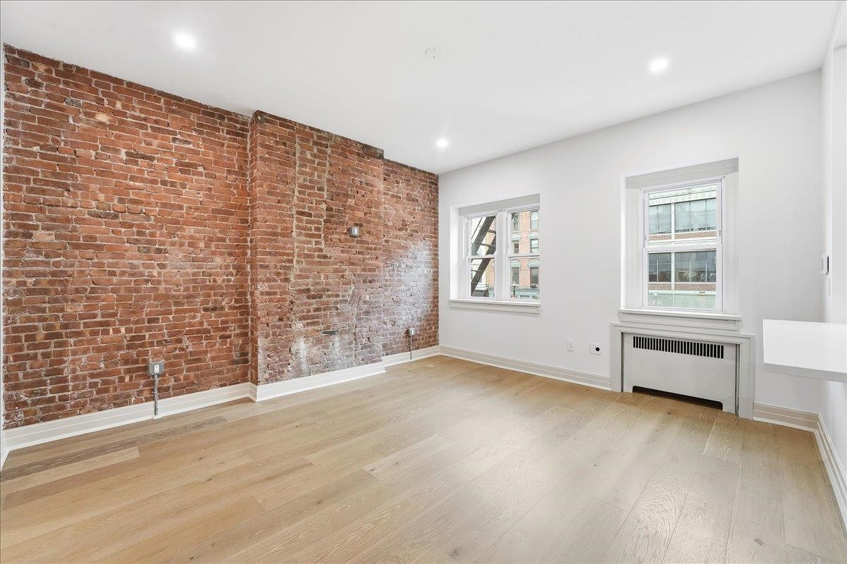 1027 WASHINGTON ST Unit: 2F