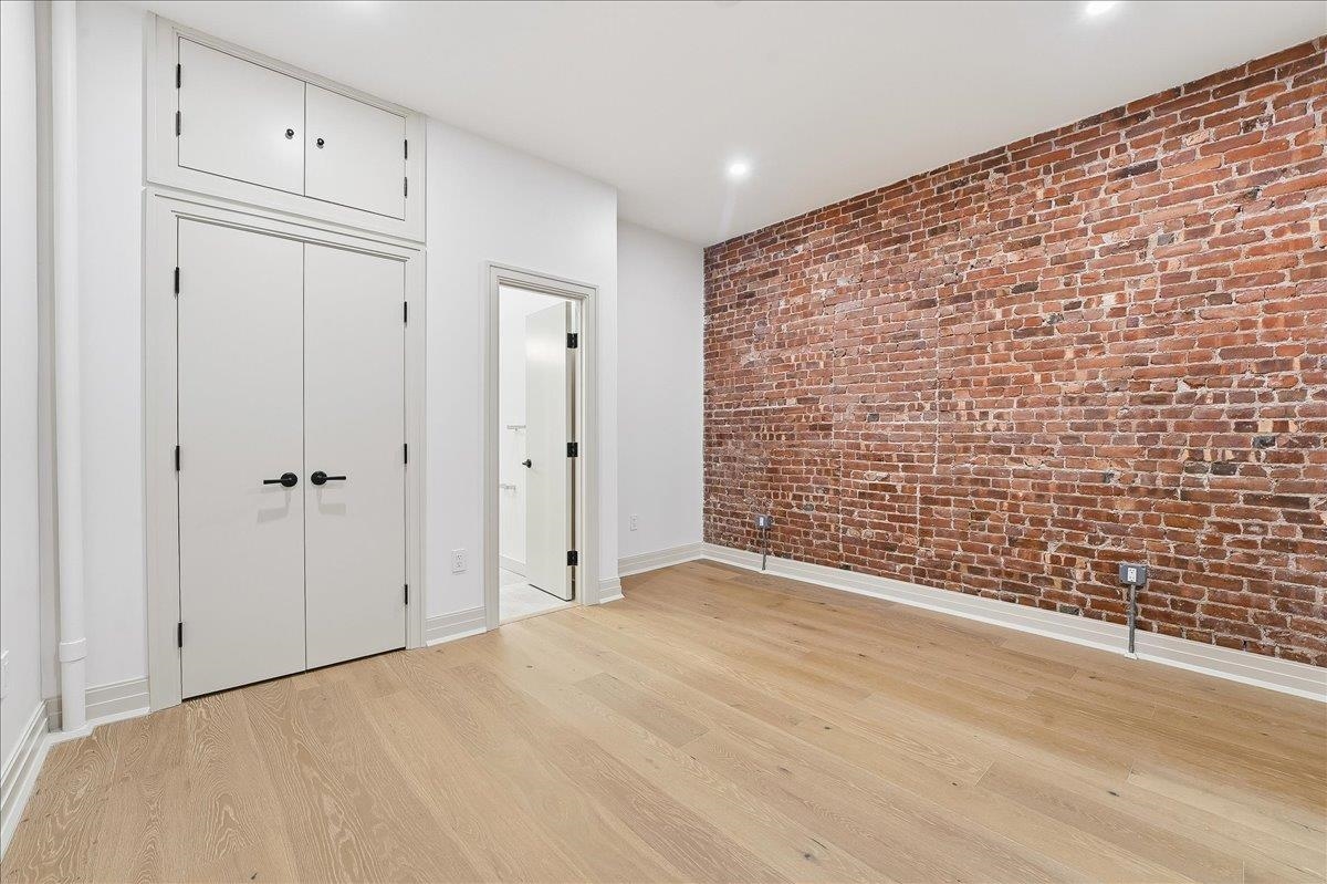 1027 WASHINGTON ST Unit: 2F