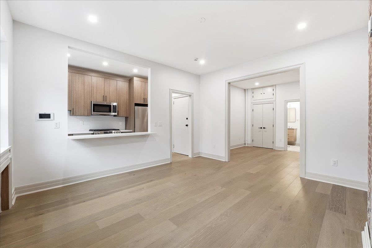 1027 WASHINGTON ST Unit: 2F