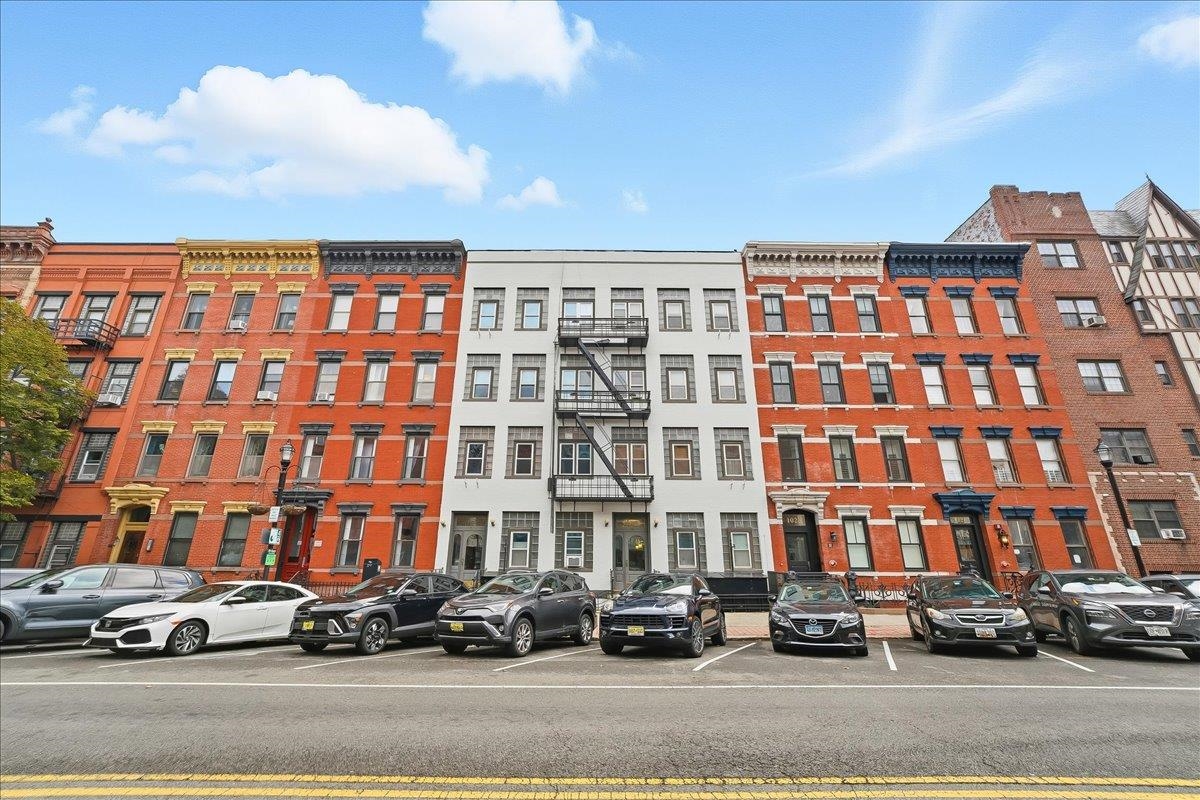 1027 WASHINGTON ST Unit: 2F