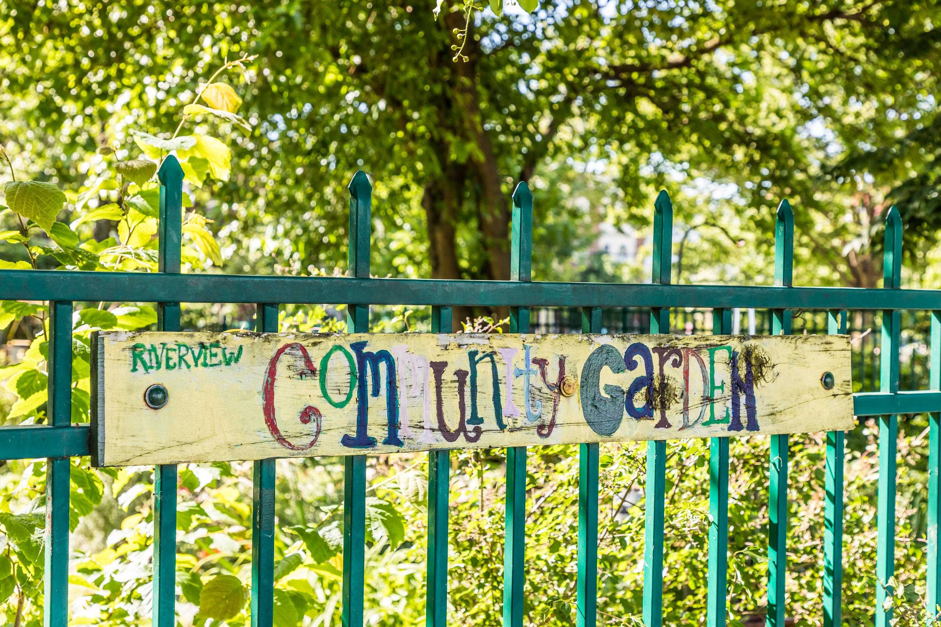 126 WEBSTER AVE Unit: 2F