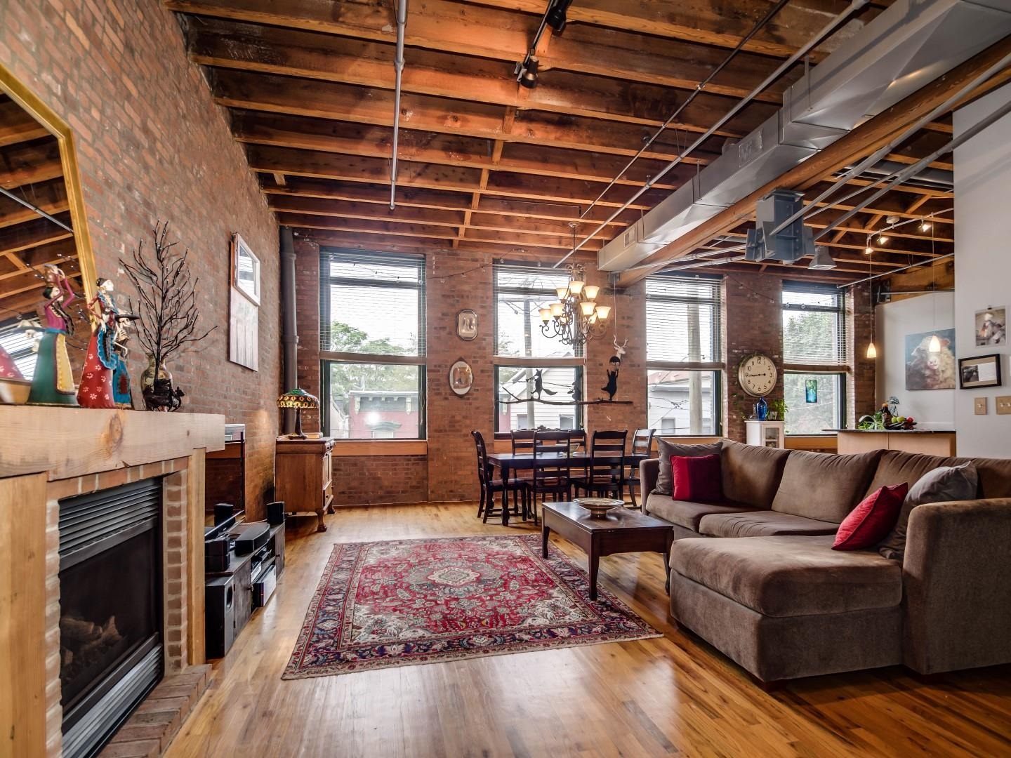 126 WEBSTER AVE Unit: 2F