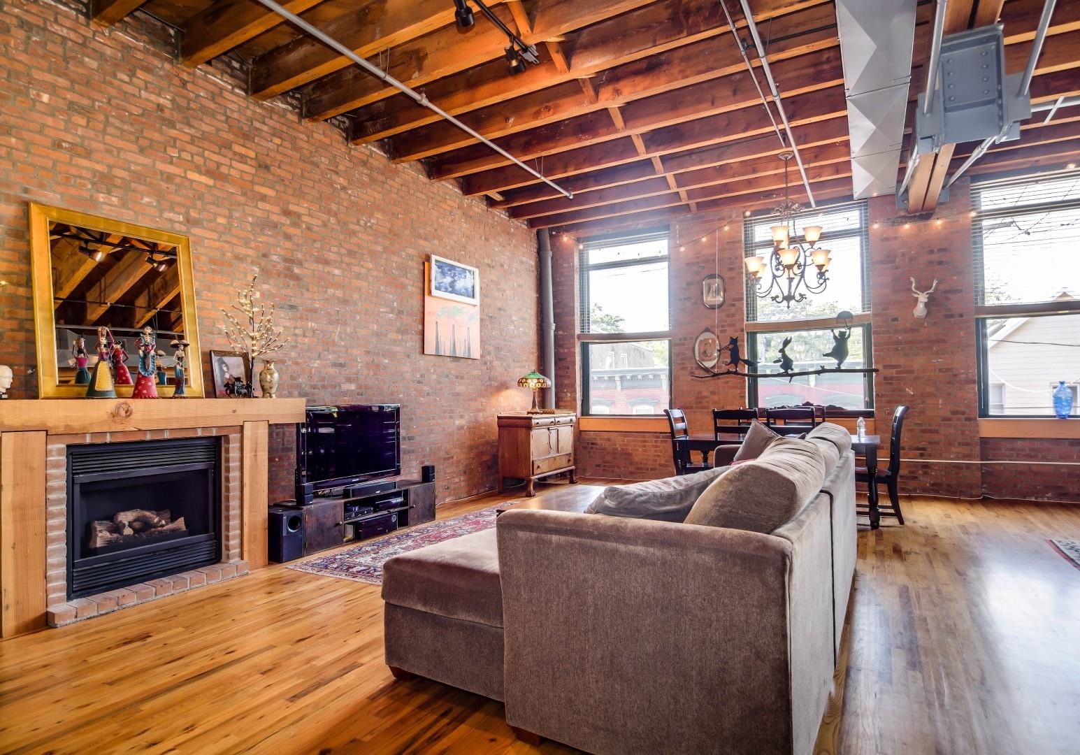 126 WEBSTER AVE Unit: 2F