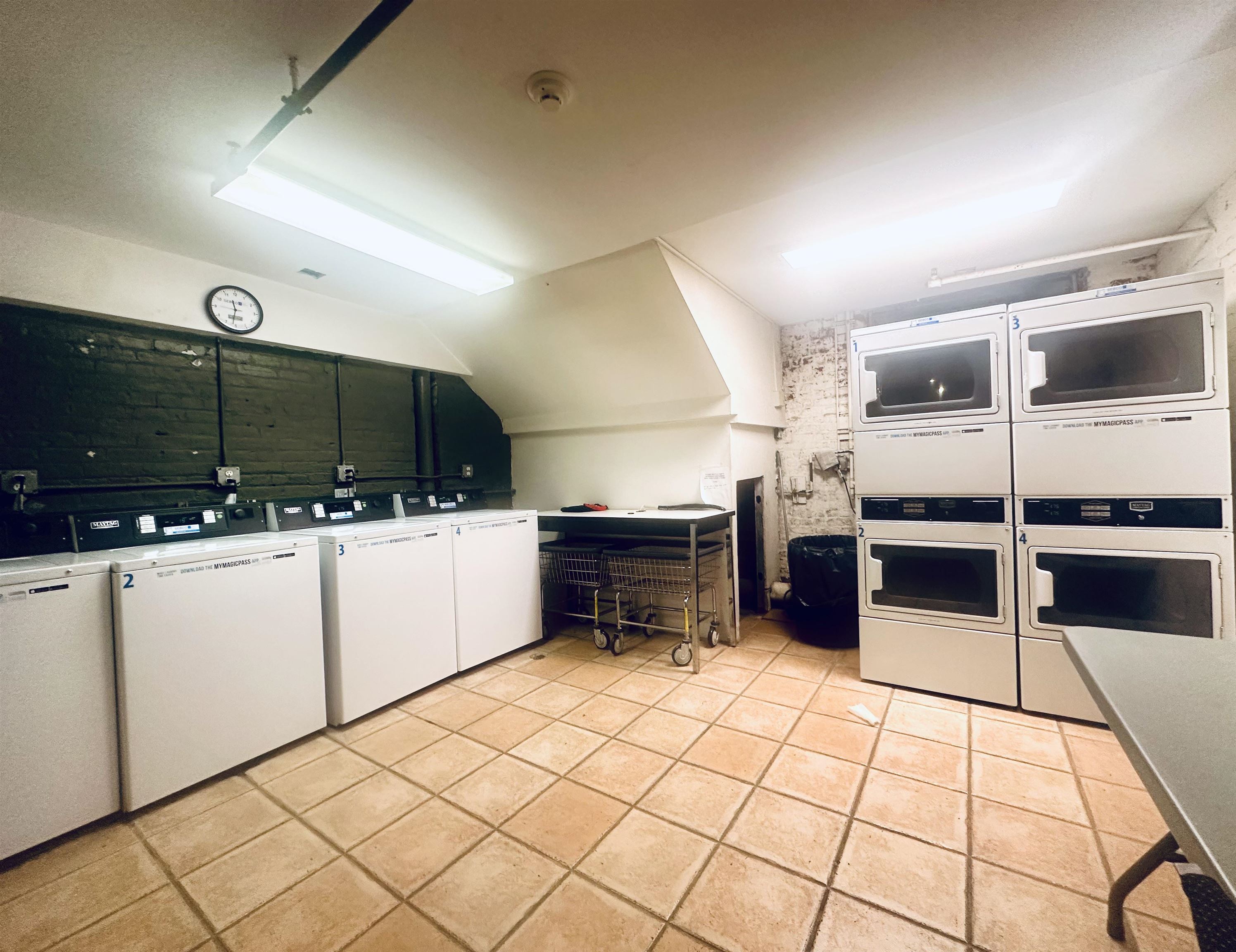 126 WEBSTER AVE Unit: 2F