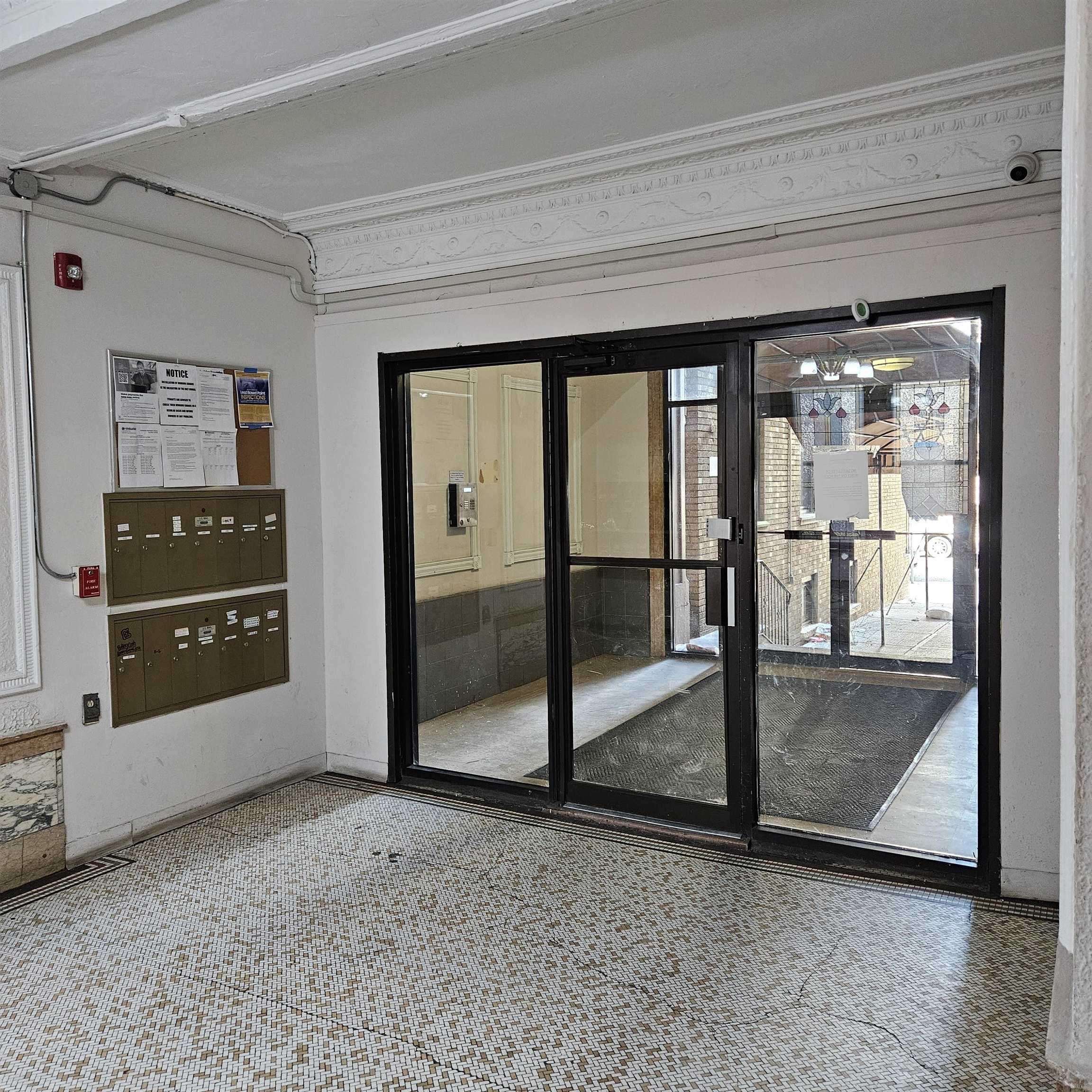 429 FAIRMOUNT AVE Unit: 305