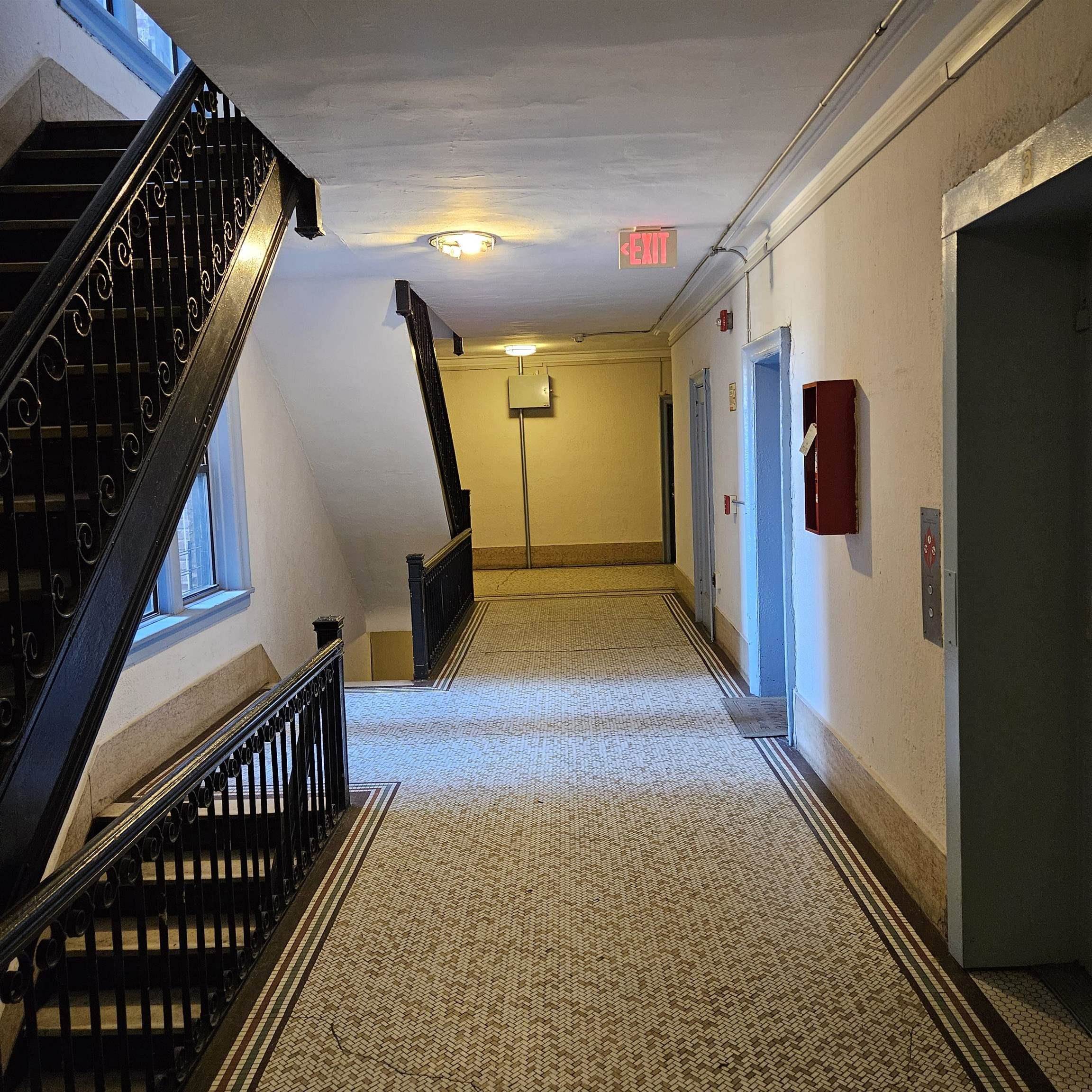 429 FAIRMOUNT AVE Unit: 305