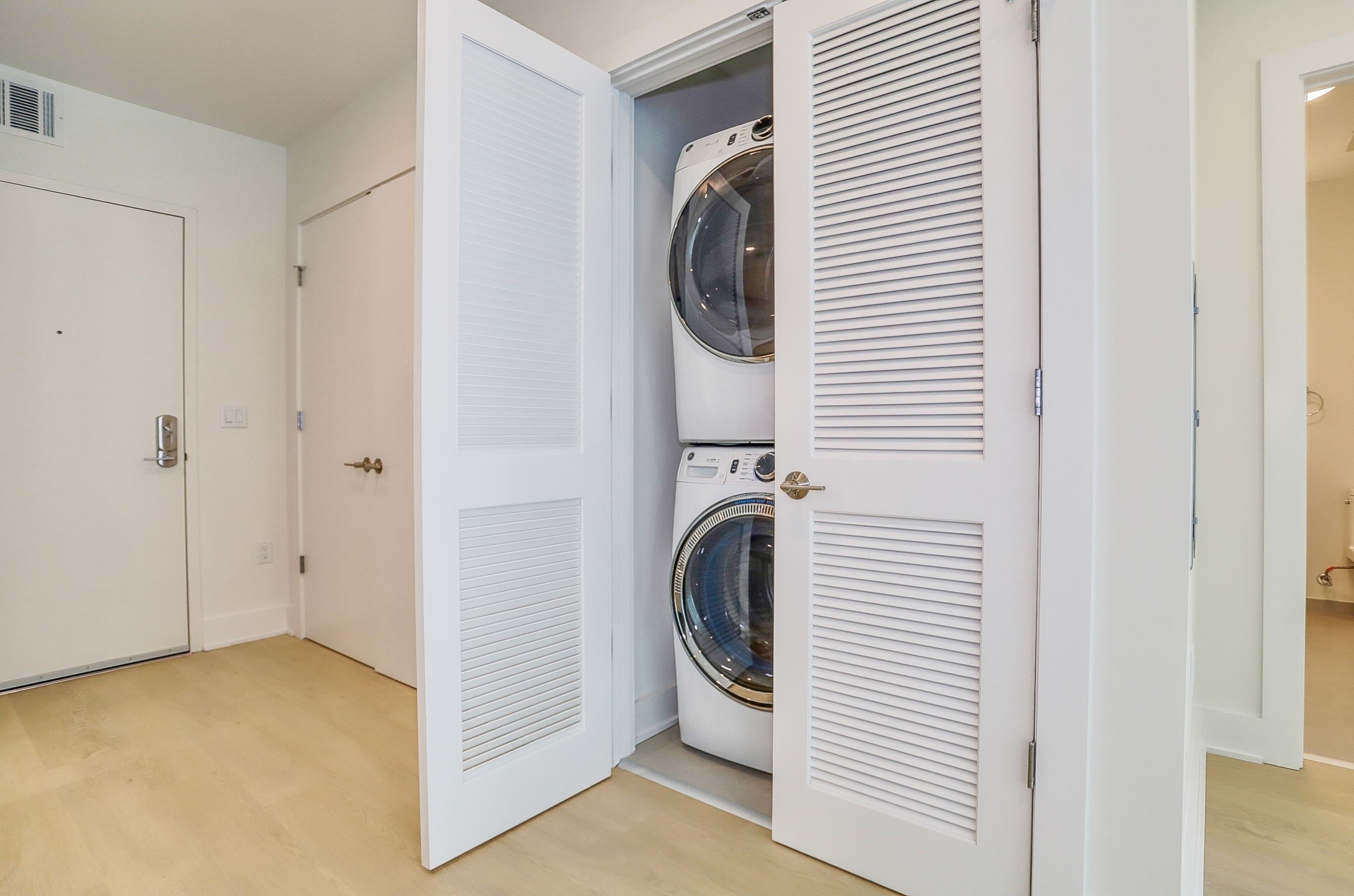 303 MADISON ST Unit: 306