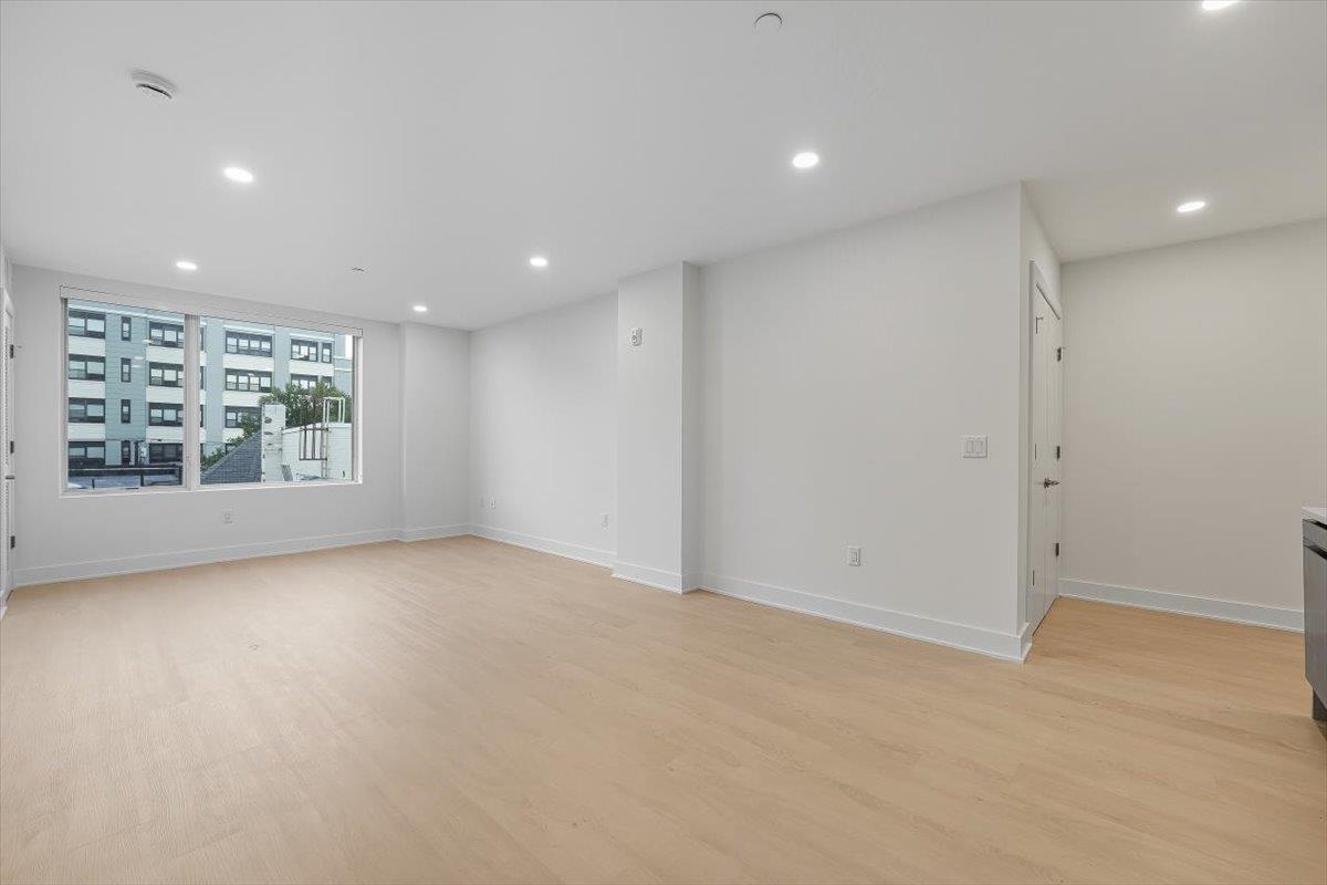 303 MADISON ST Unit: 408