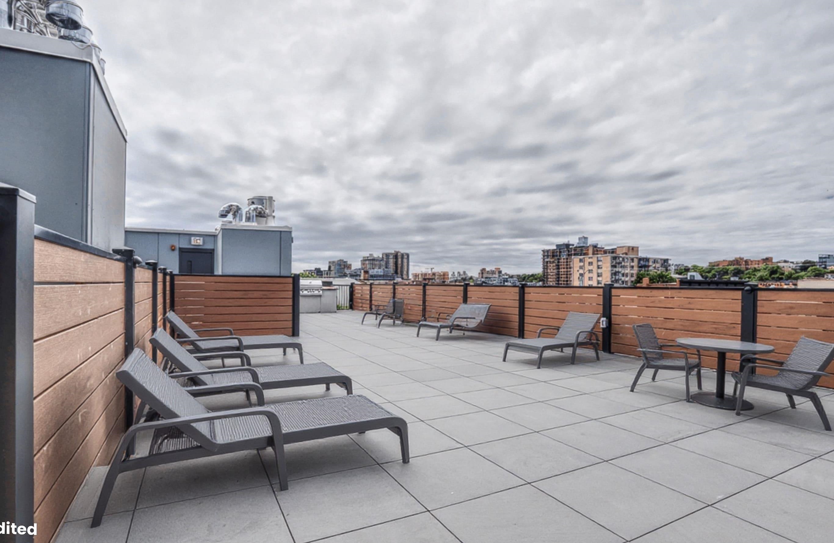 303 MADISON ST Unit: 408