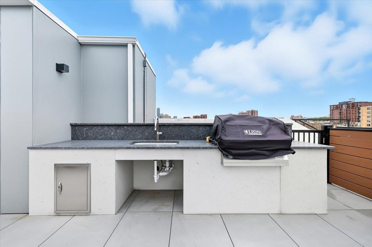 303 MADISON ST Unit: 506