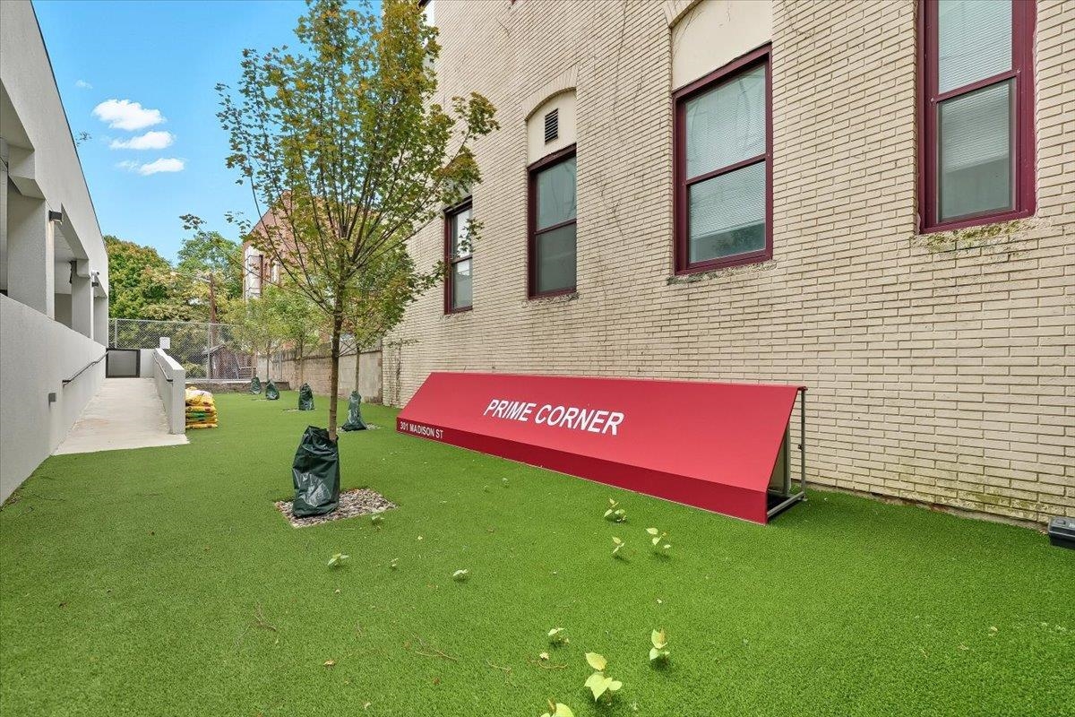 303 MADISON ST Unit: 506