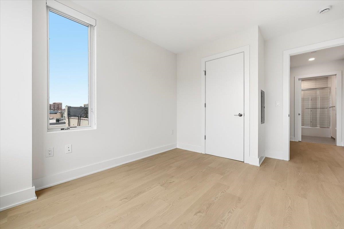 303 MADISON ST Unit: 506