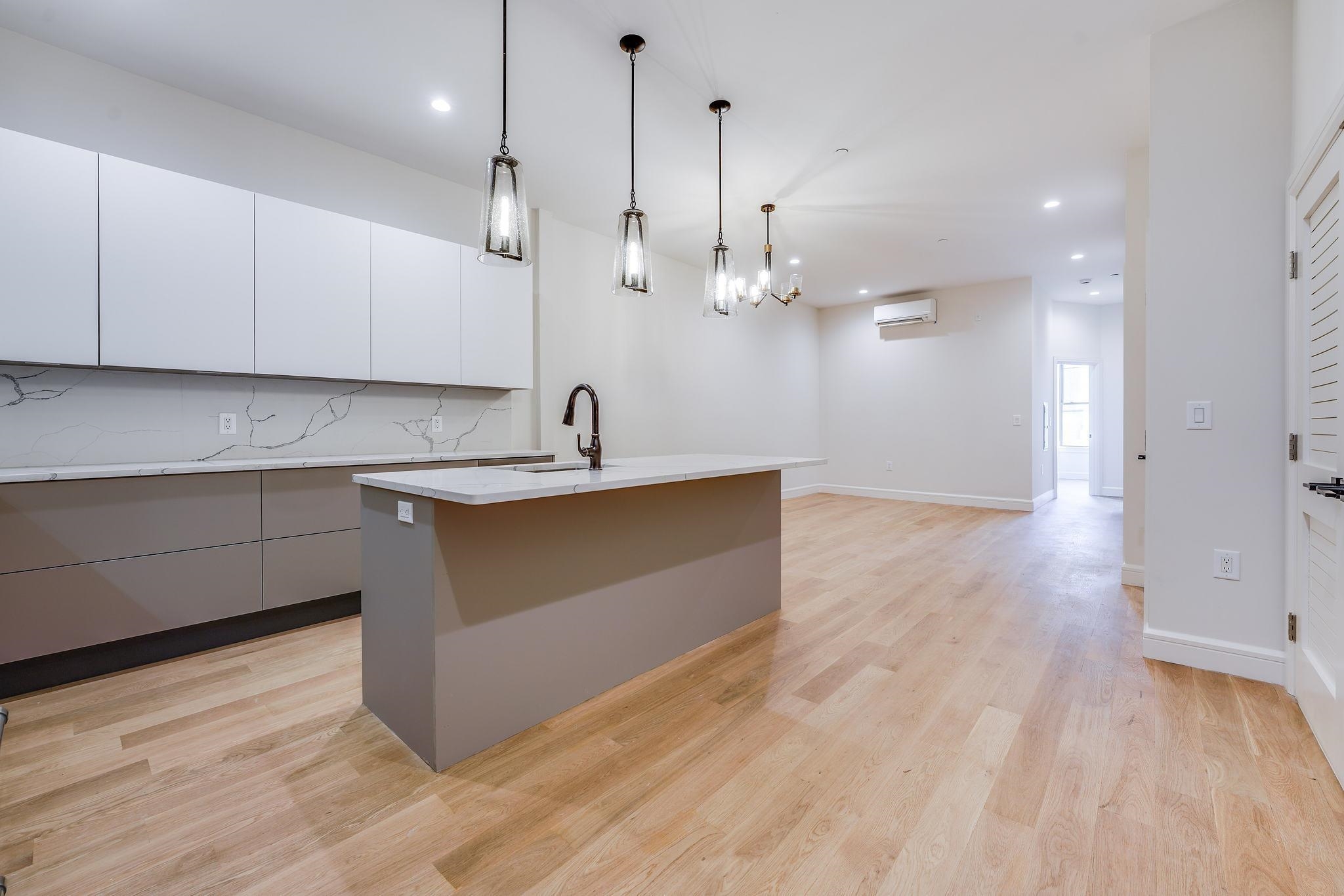 1021 WASHINGTON ST Unit: 2