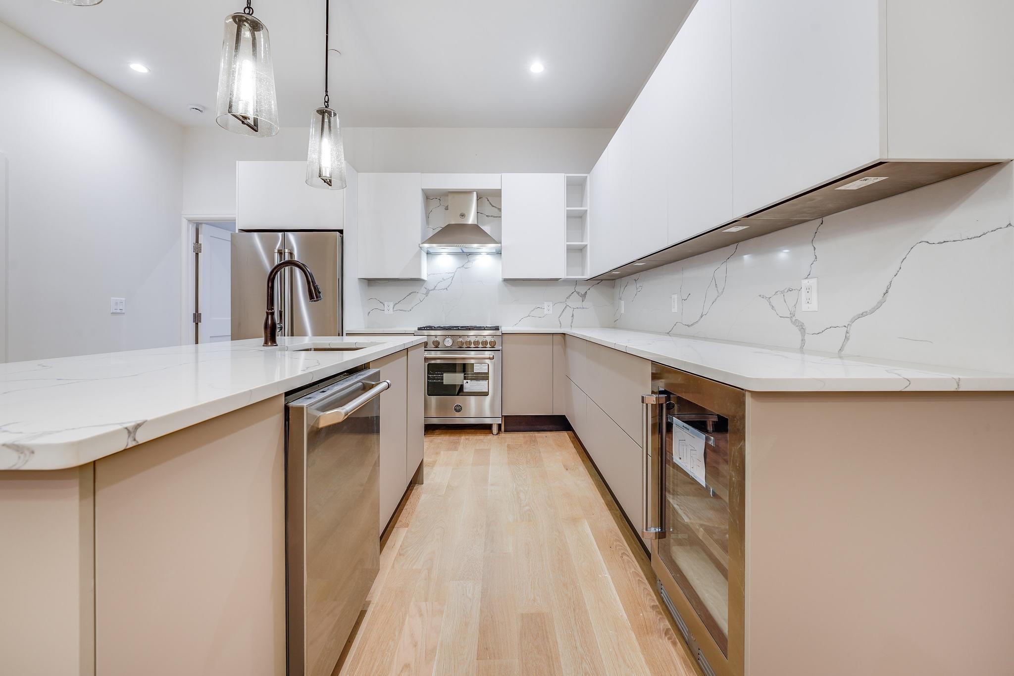 1021 WASHINGTON ST Unit: 2