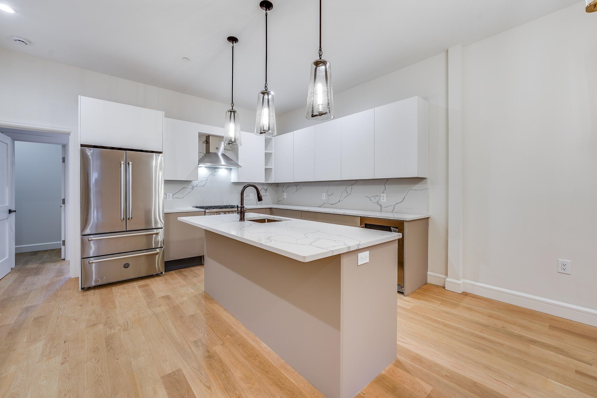 1021 WASHINGTON ST Unit: 2