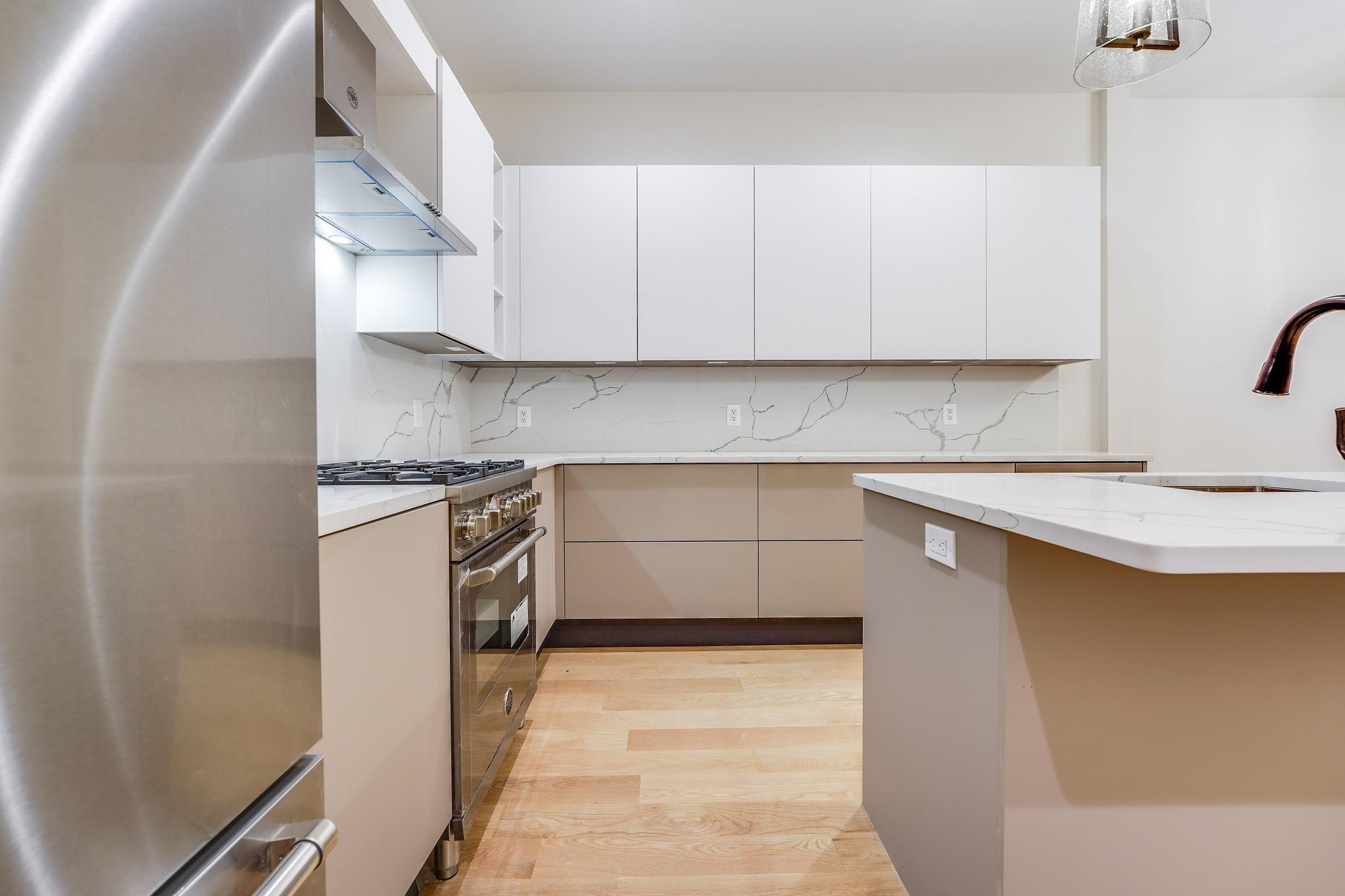 1021 WASHINGTON ST Unit: 2