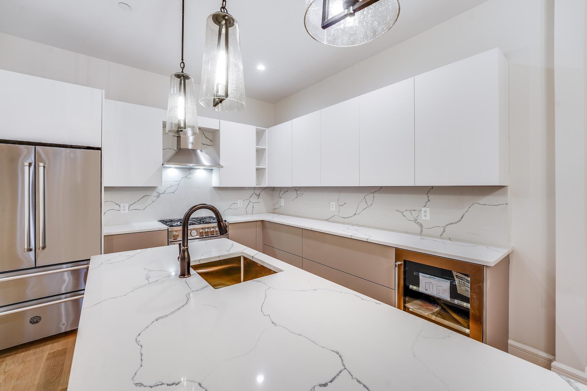 1021 WASHINGTON ST Unit: 2