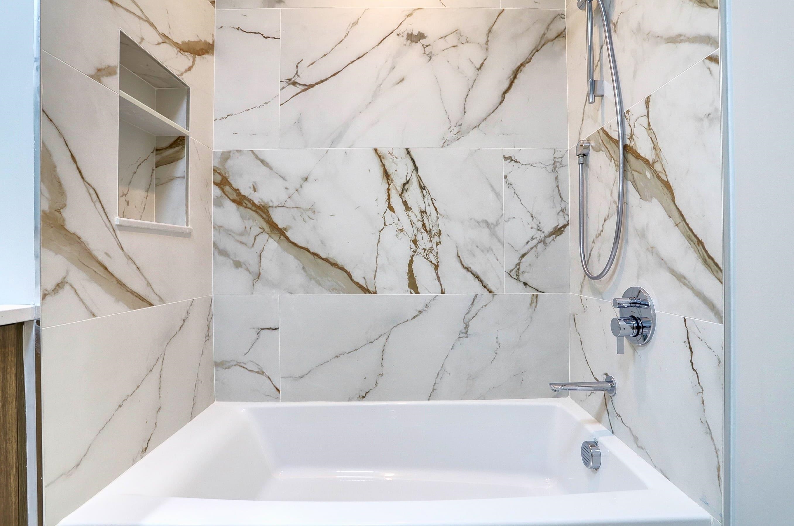 921 MADISON ST Unit: 502