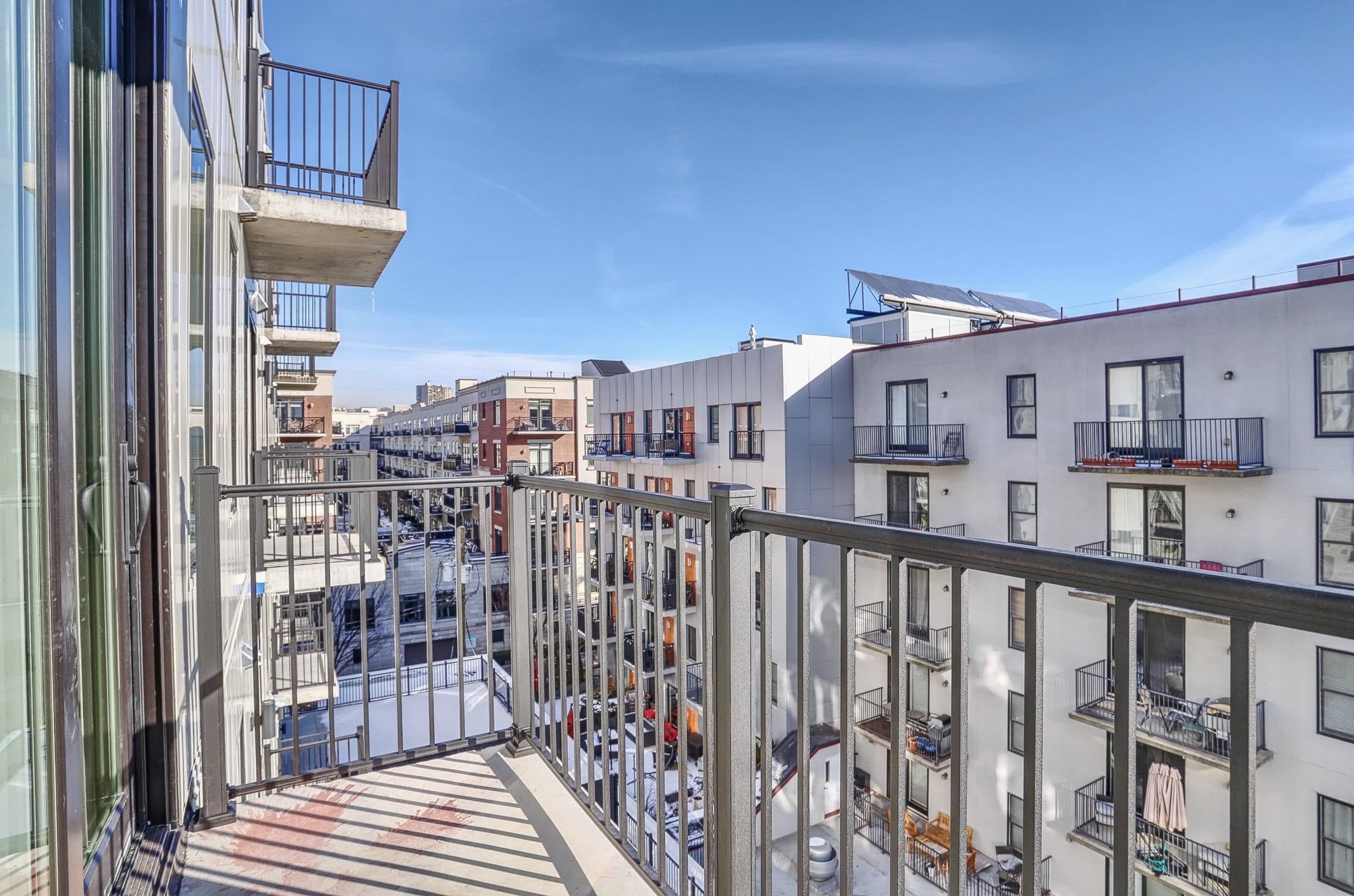 921 MADISON ST Unit: 502