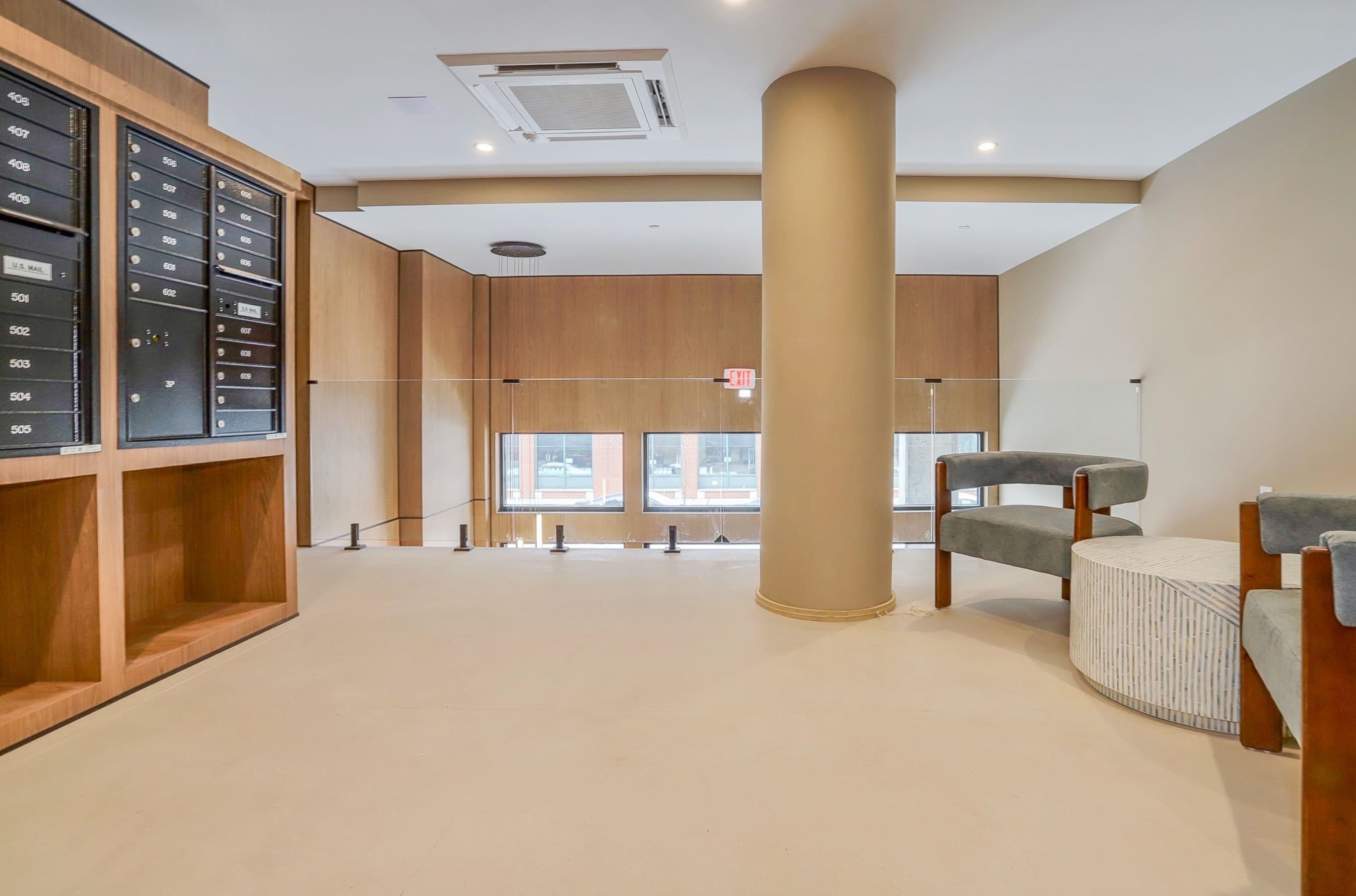 921 MADISON ST Unit: 502