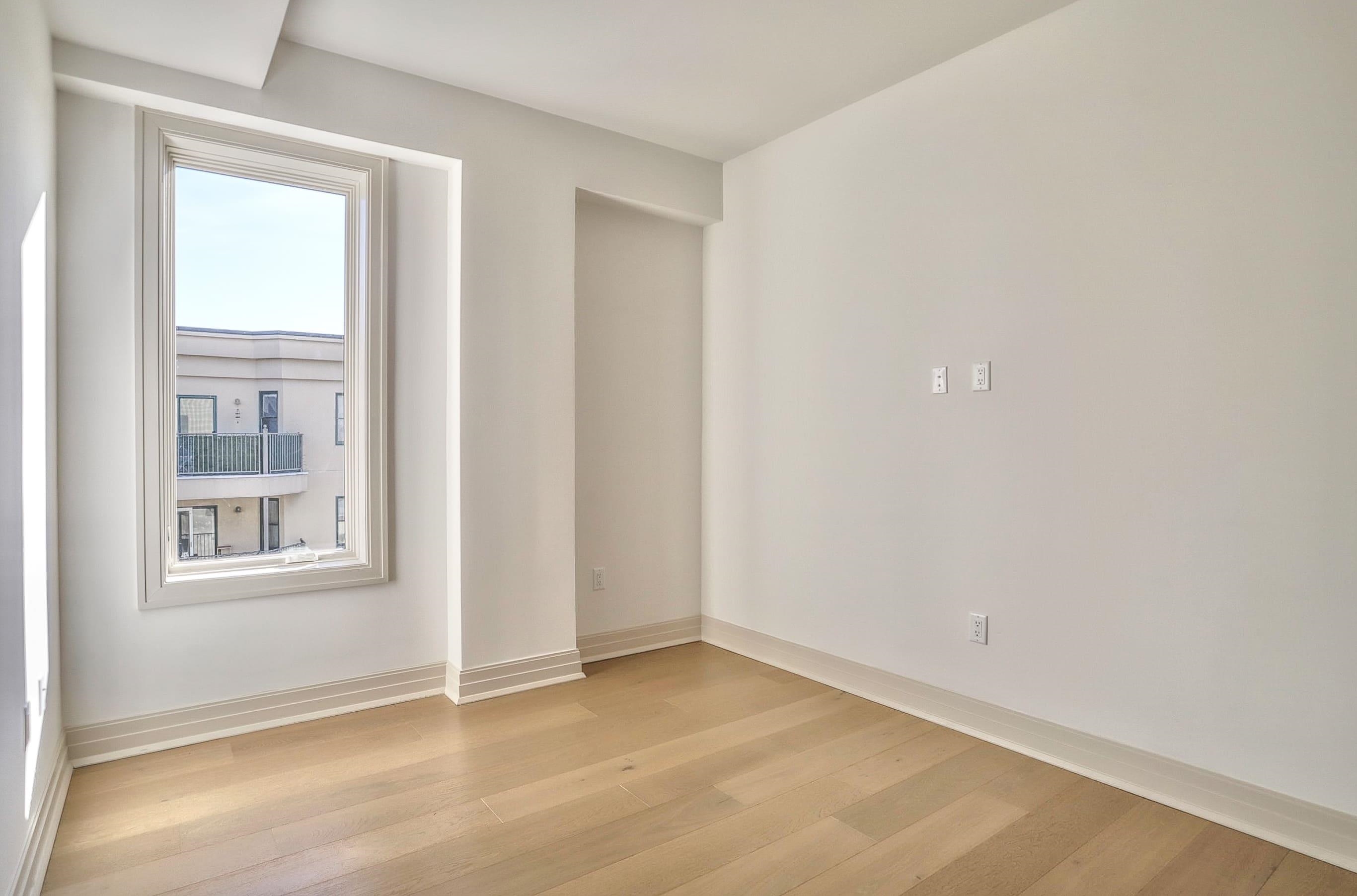 921 MADISON ST Unit: 502