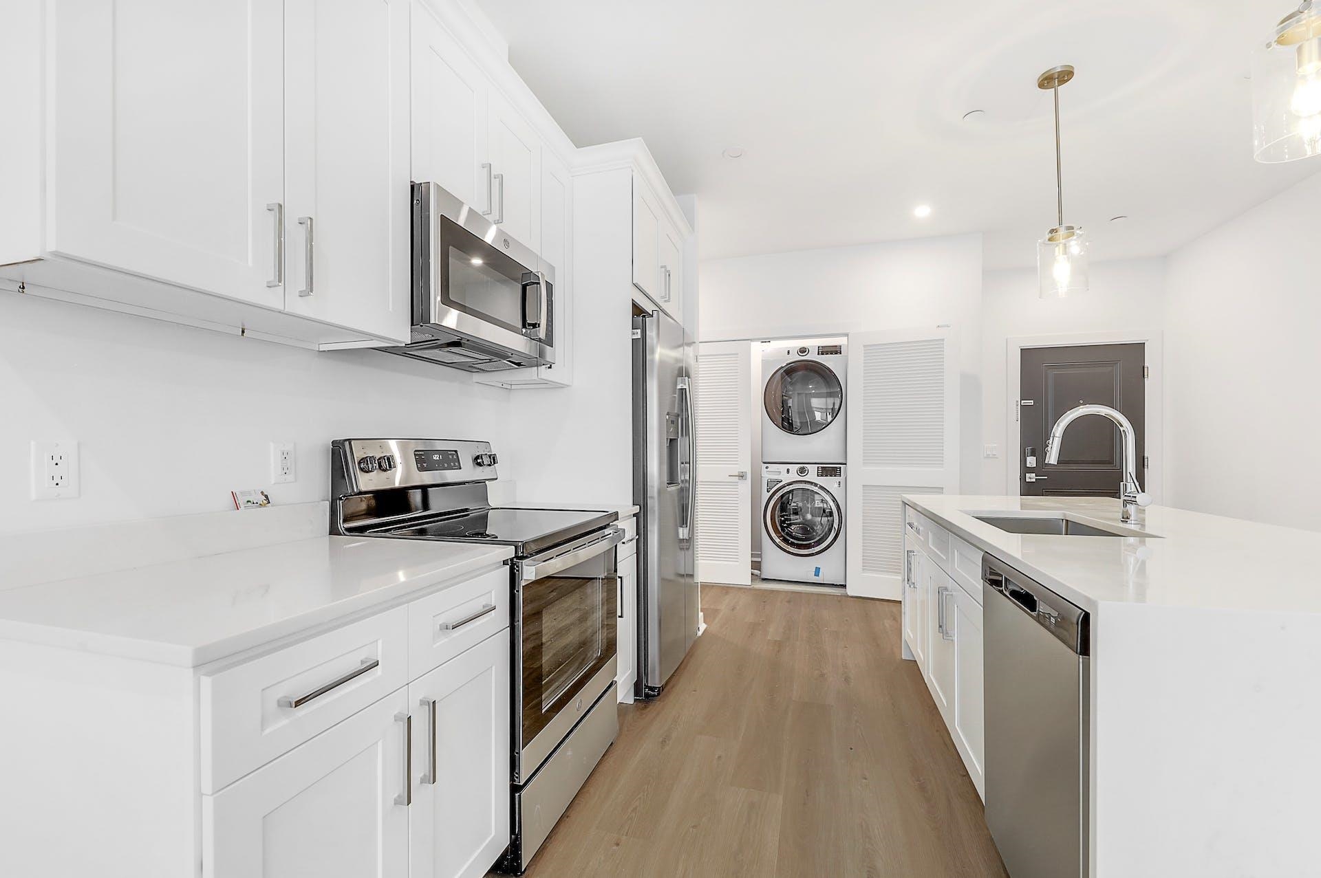 74 CLARENDON PL Unit: 302