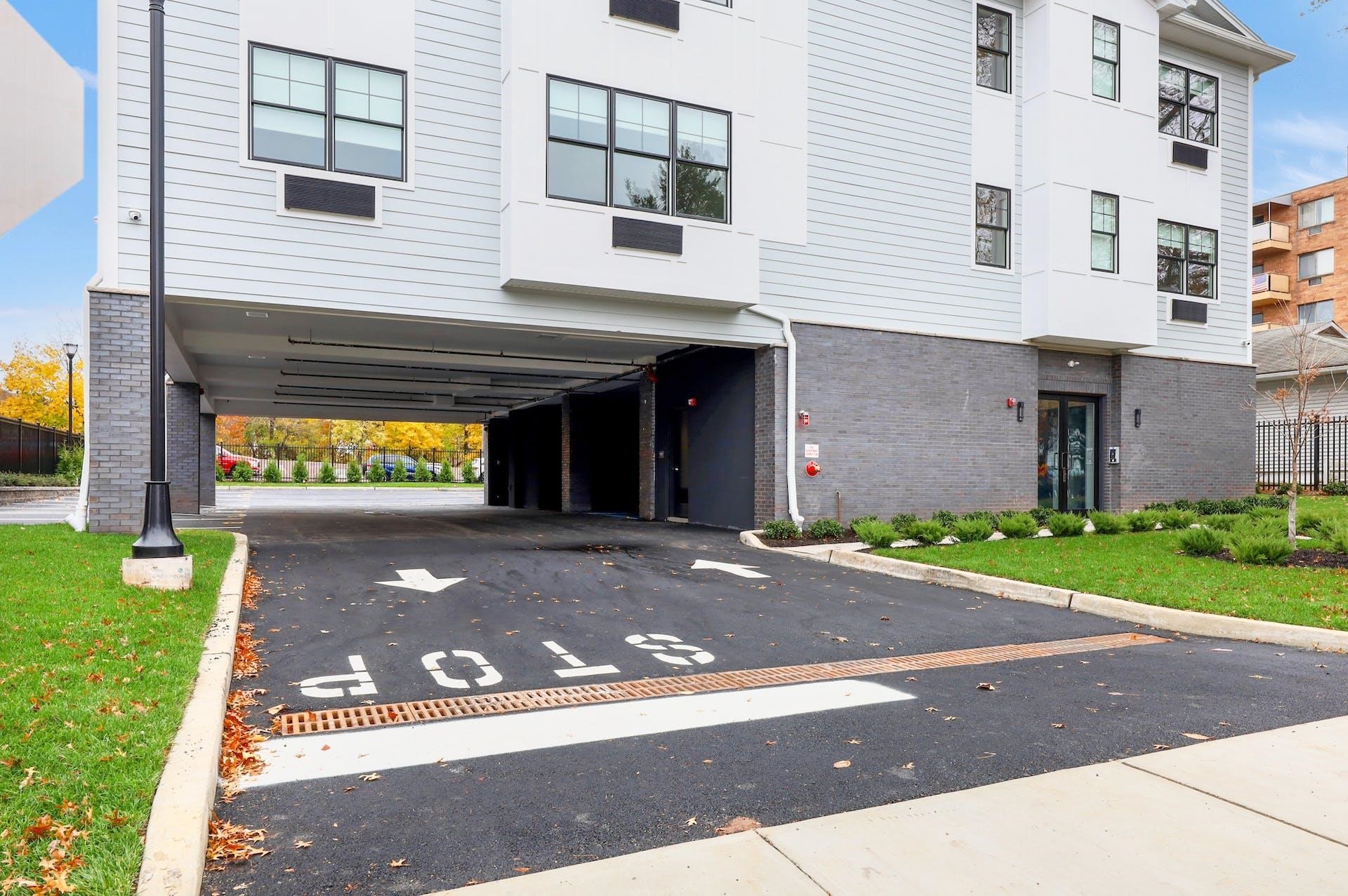 74 CLARENDON PL Unit: 302