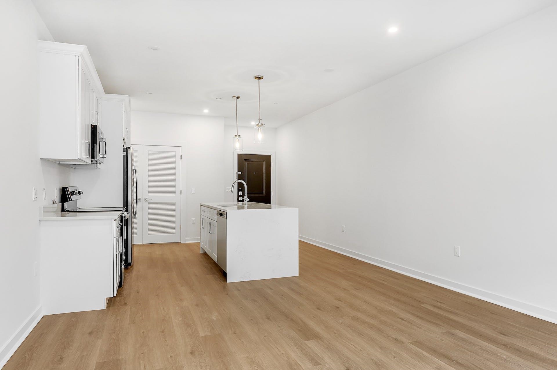 74 CLARENDON PL Unit: 302