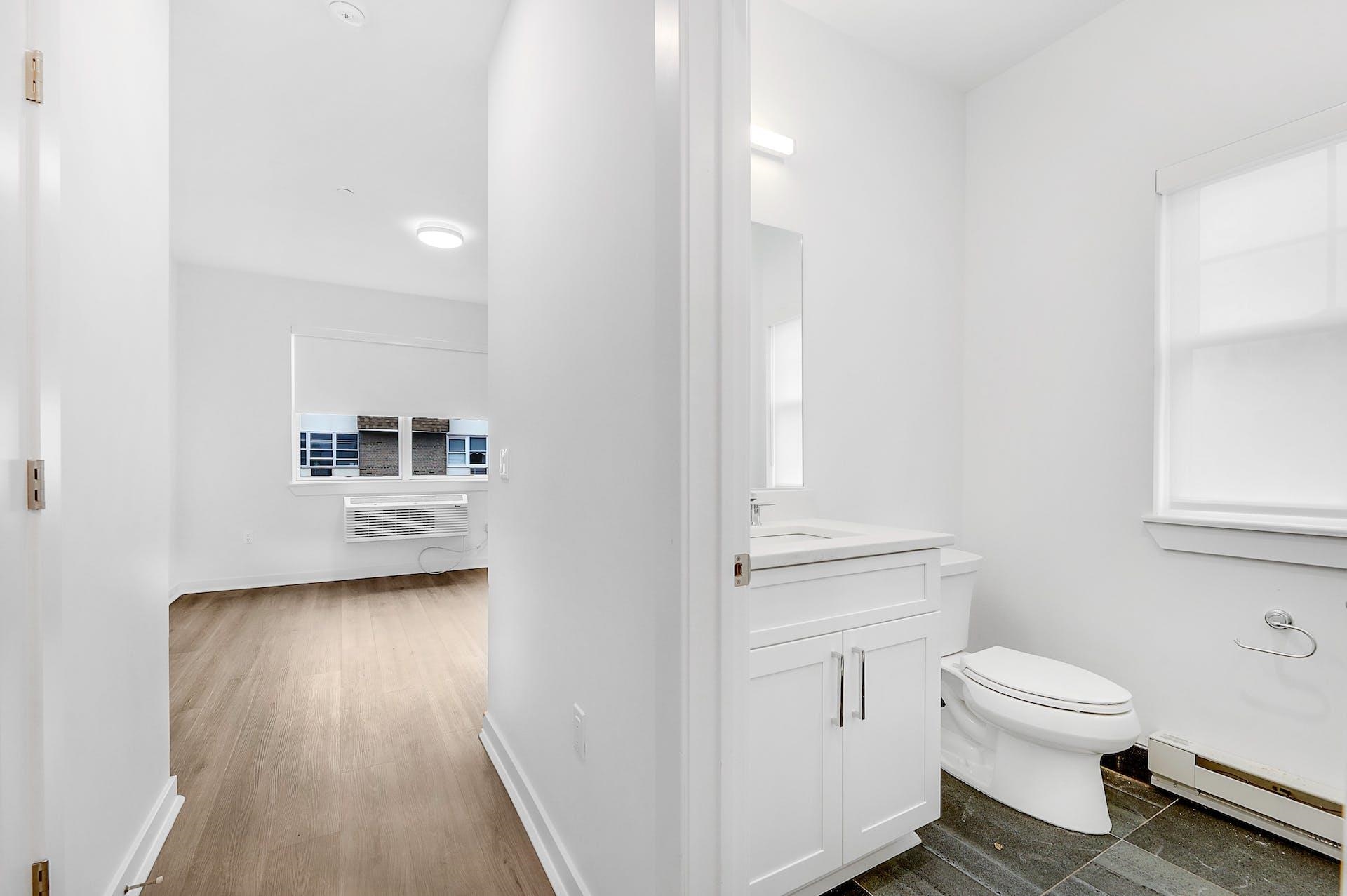 74 CLARENDON PL Unit: 302