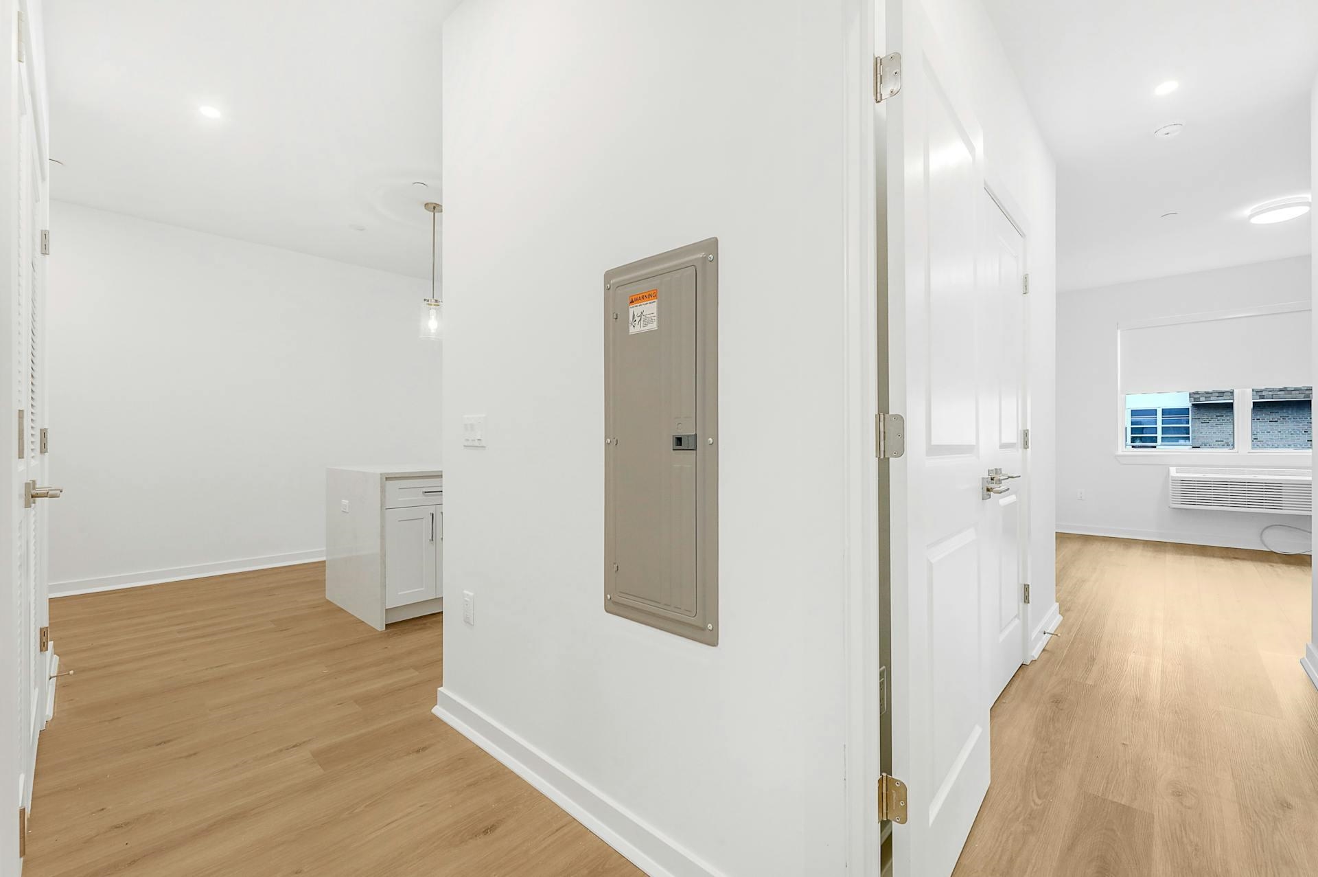 74 CLARENDON PL Unit: 302