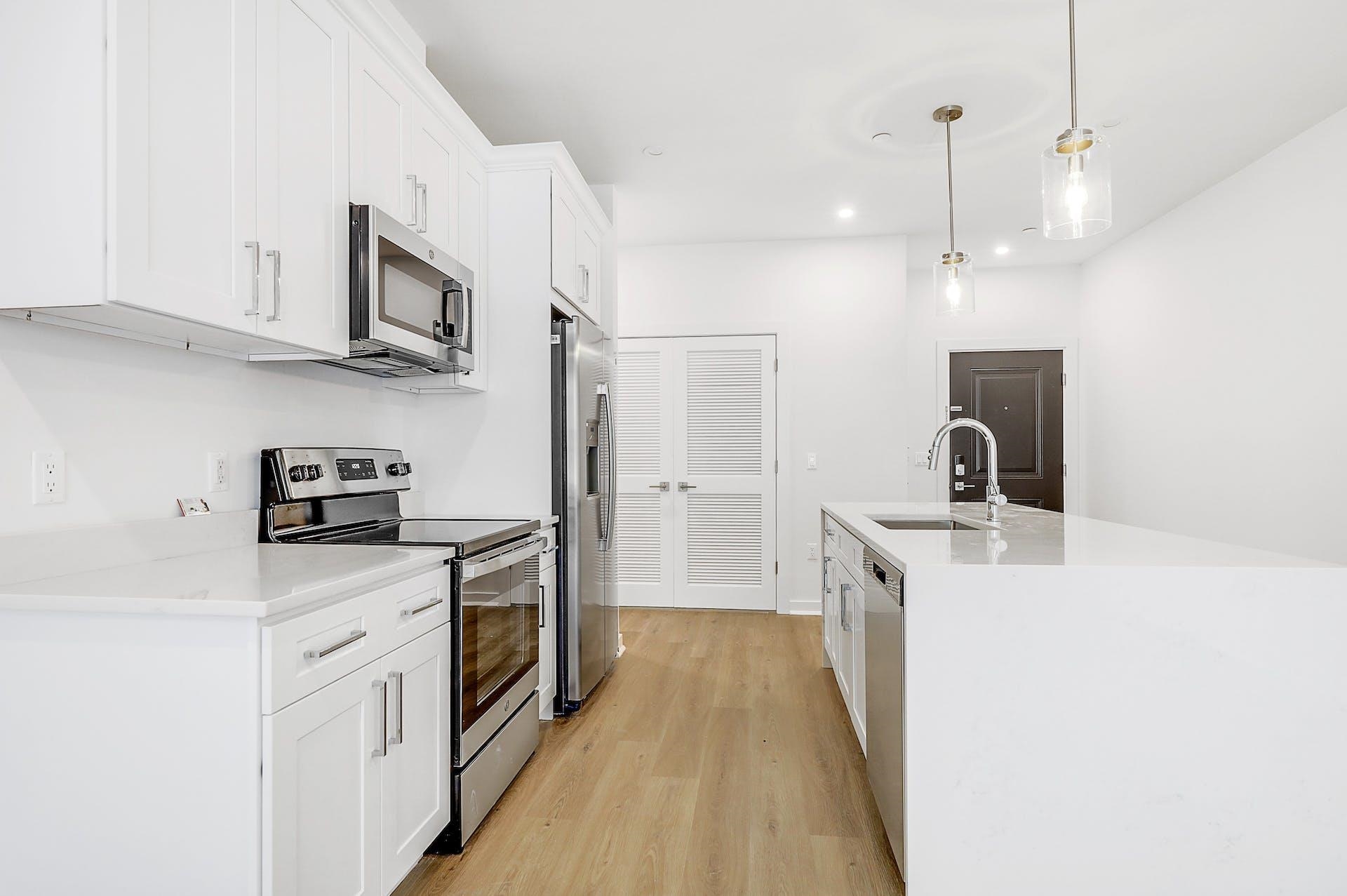 74 CLARENDON PL Unit: 302