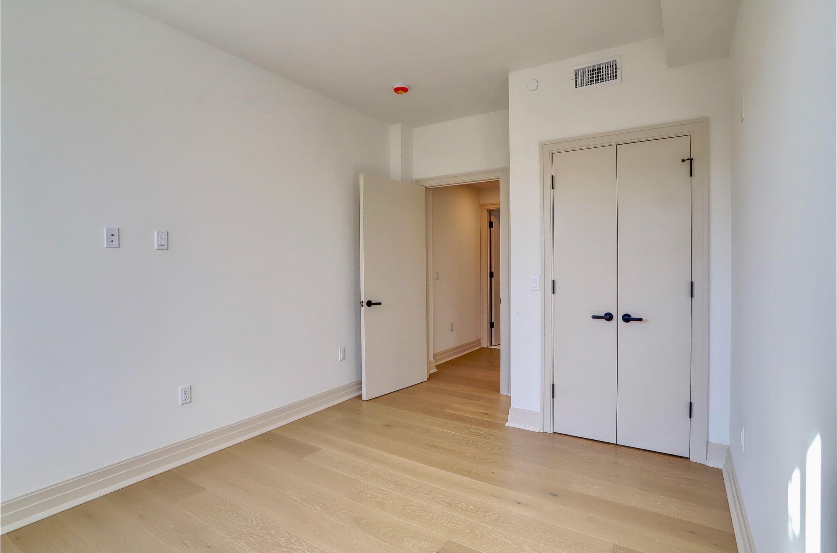 921 MADISON ST Unit: 503