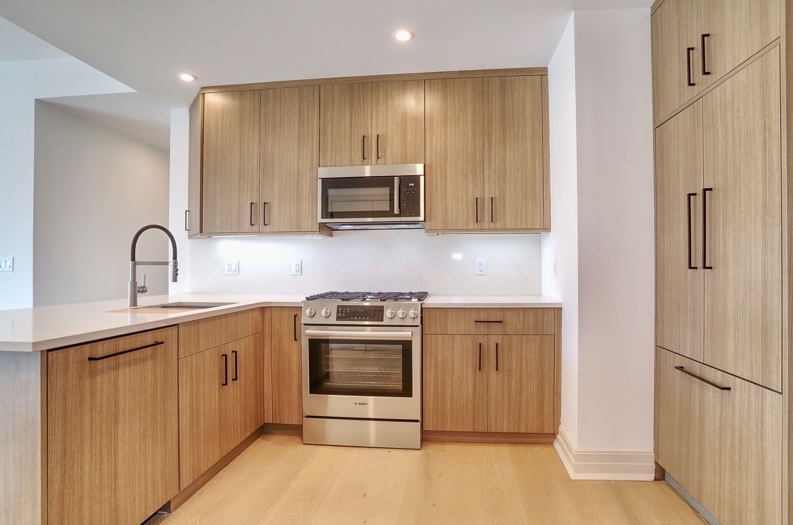 921 MADISON ST Unit: 503