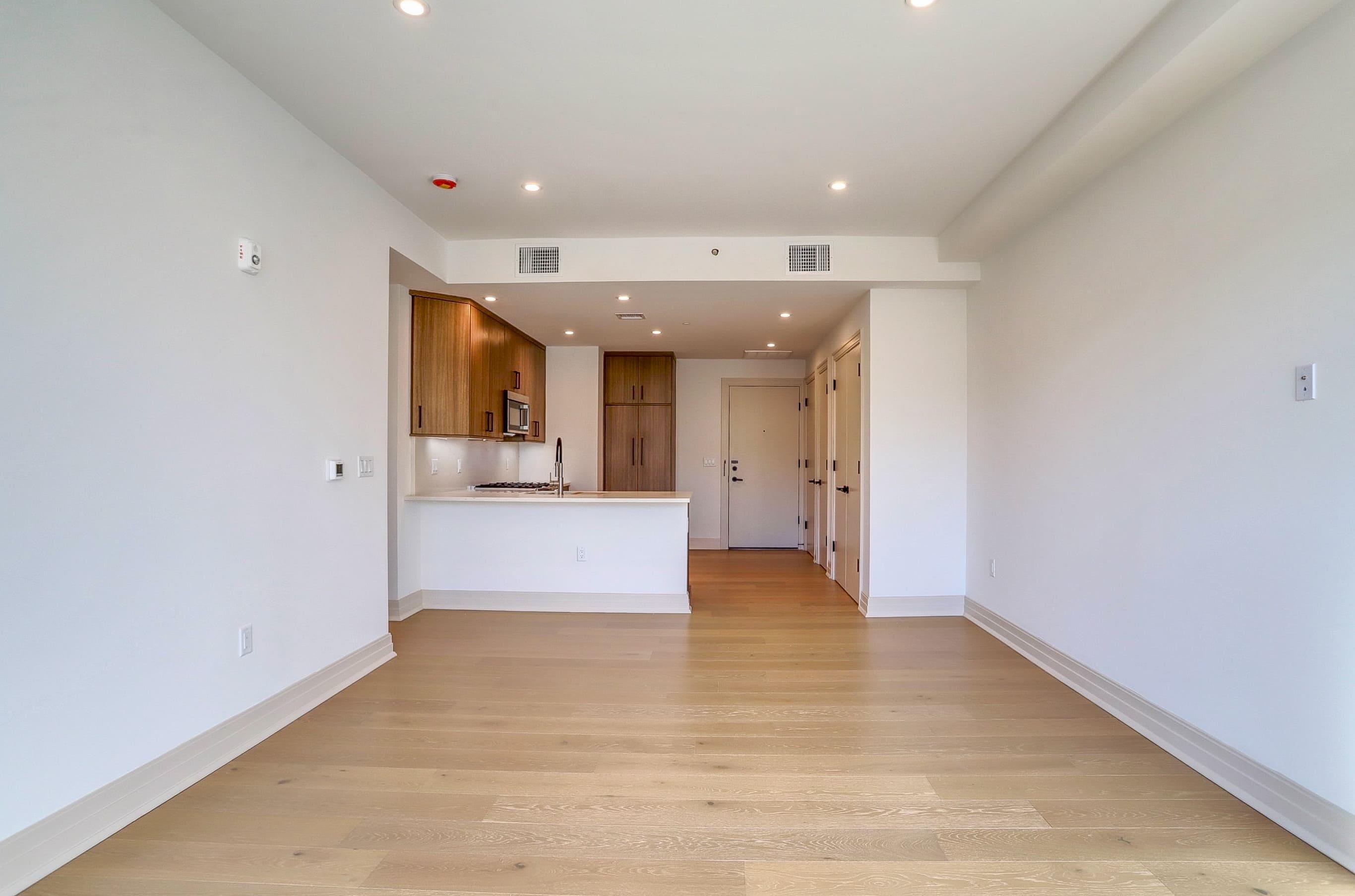 921 MADISON ST Unit: 503