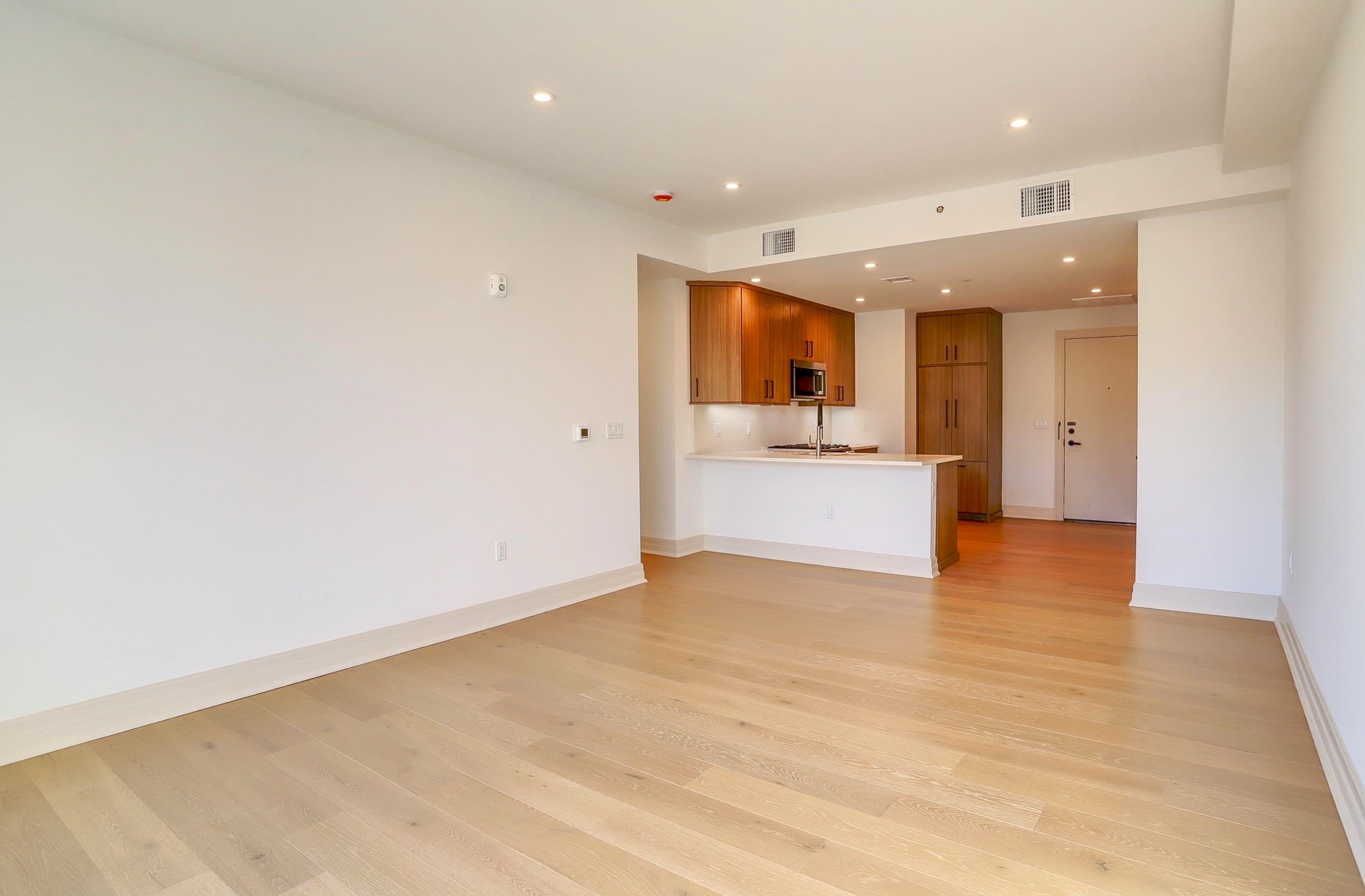 921 MADISON ST Unit: 503
