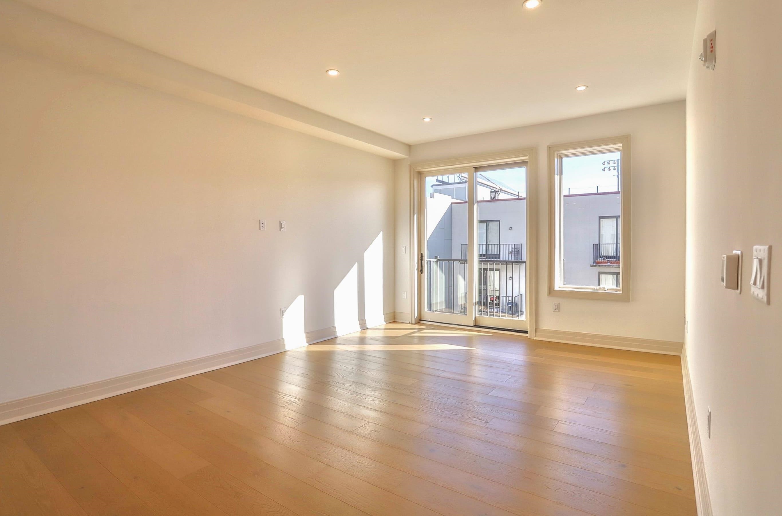 921 MADISON ST Unit: 503