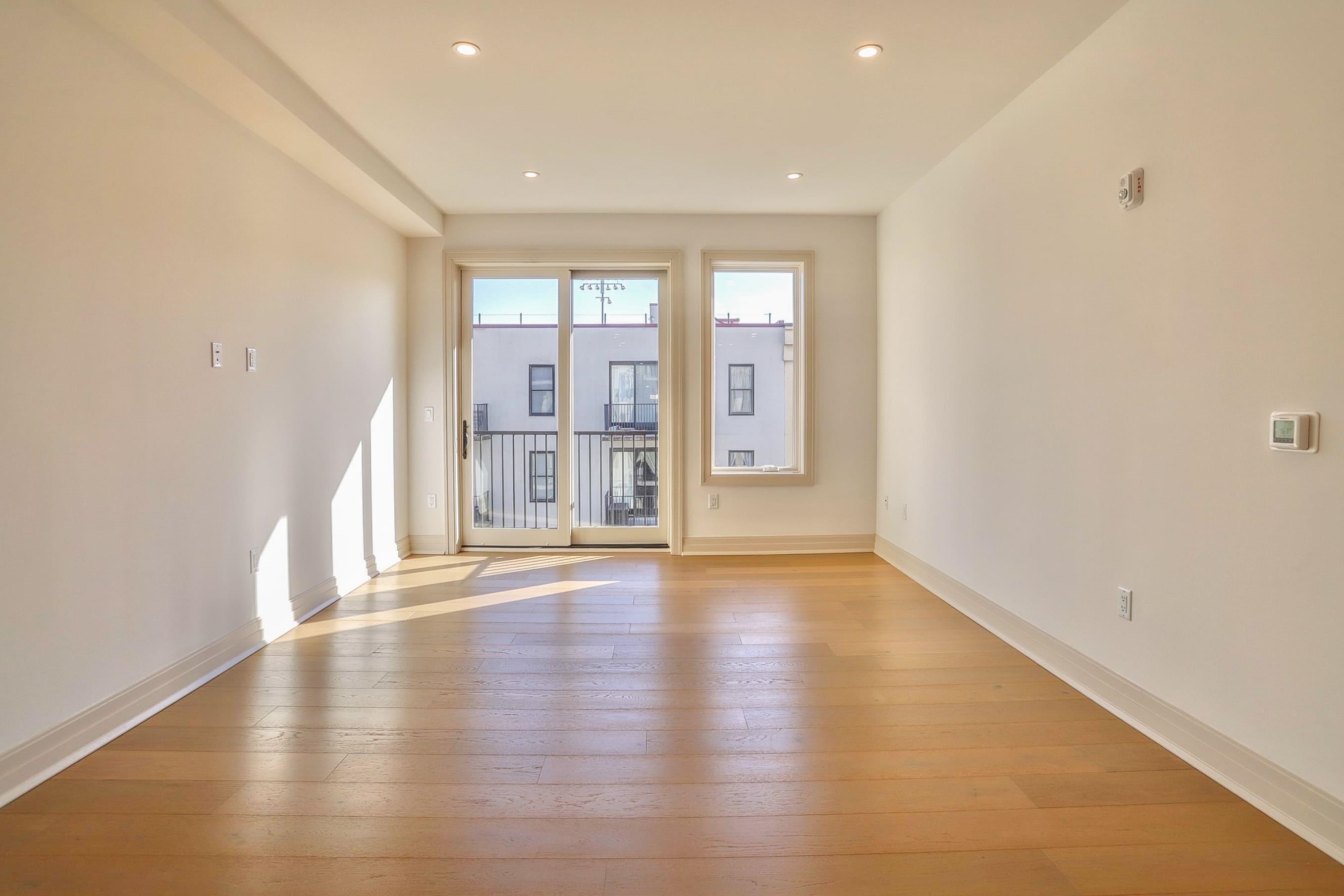 921 MADISON ST Unit: 503