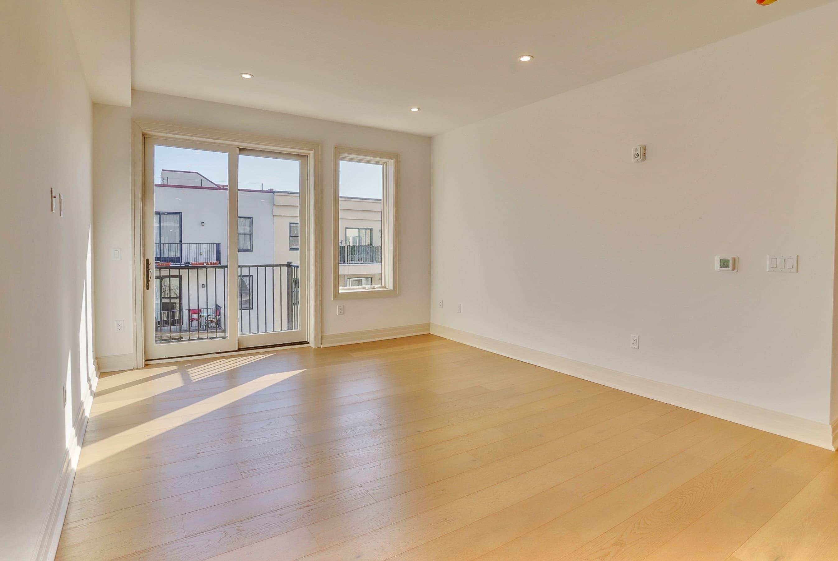 921 MADISON ST Unit: 503