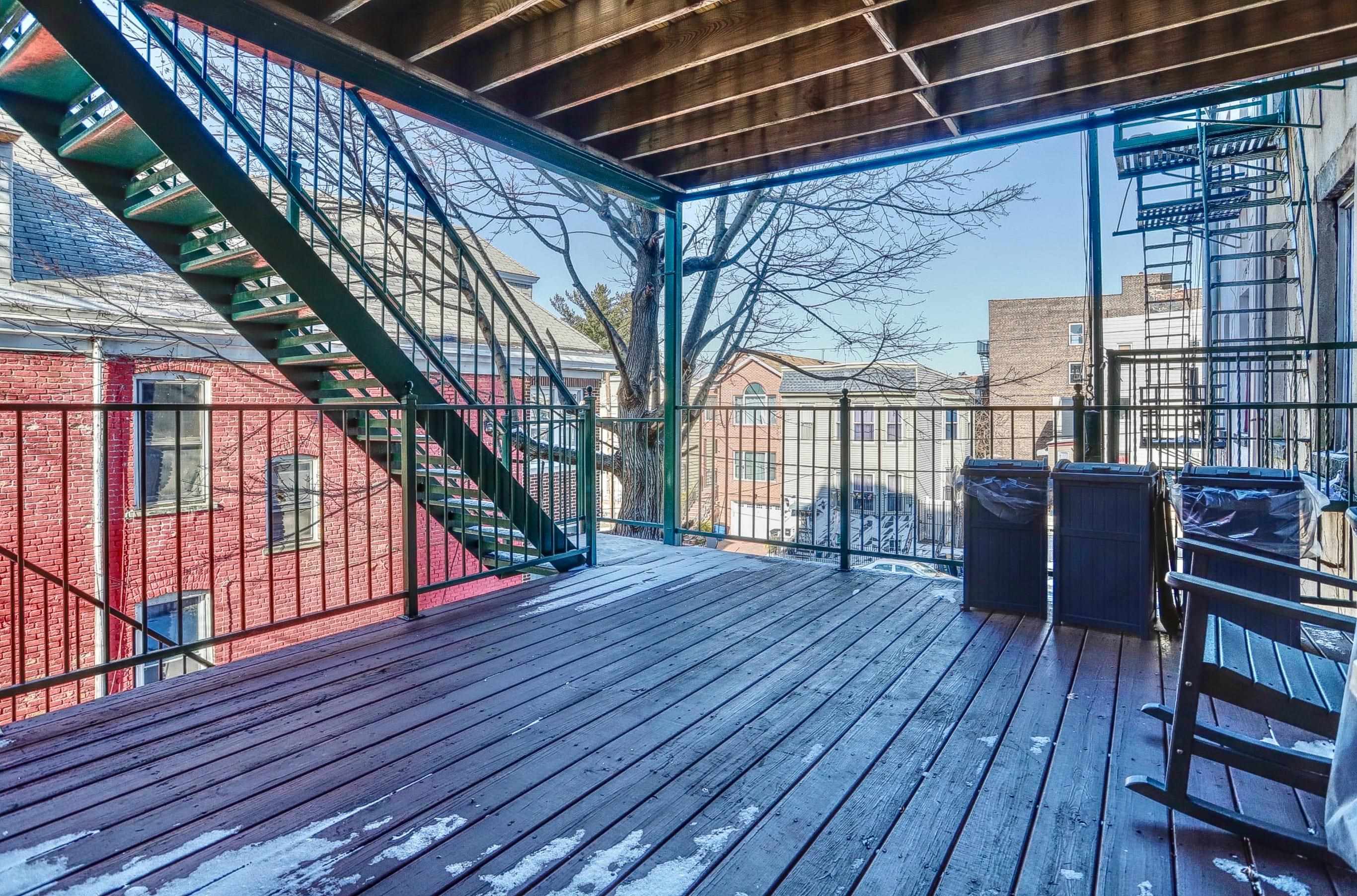 285 BERGEN AVE Unit: 2