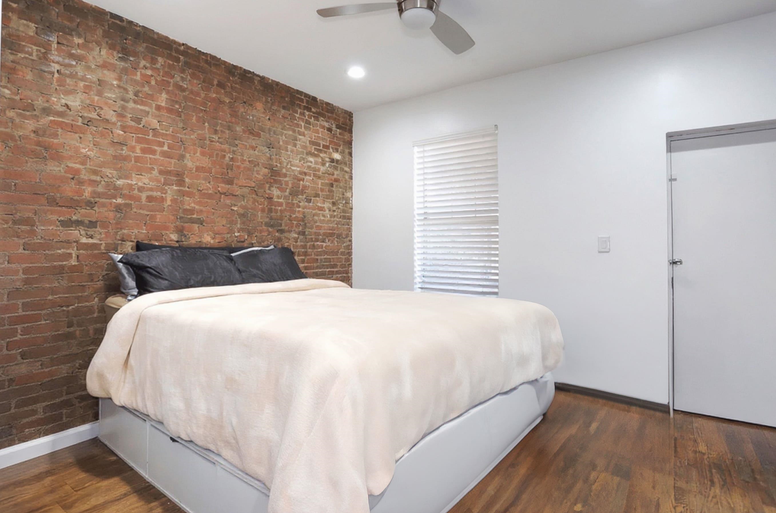 285 BERGEN AVE Unit: 2