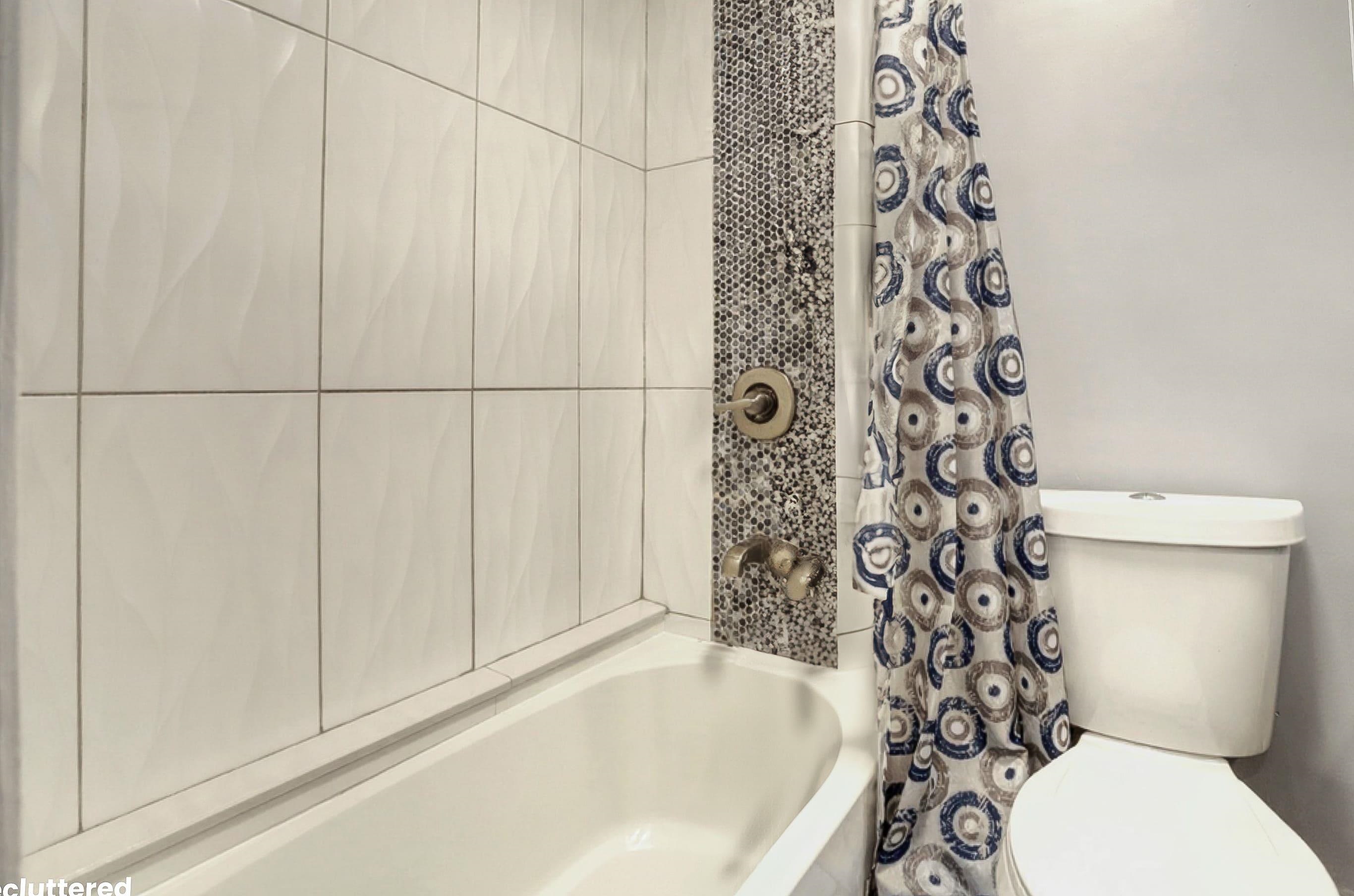 285 BERGEN AVE Unit: 2