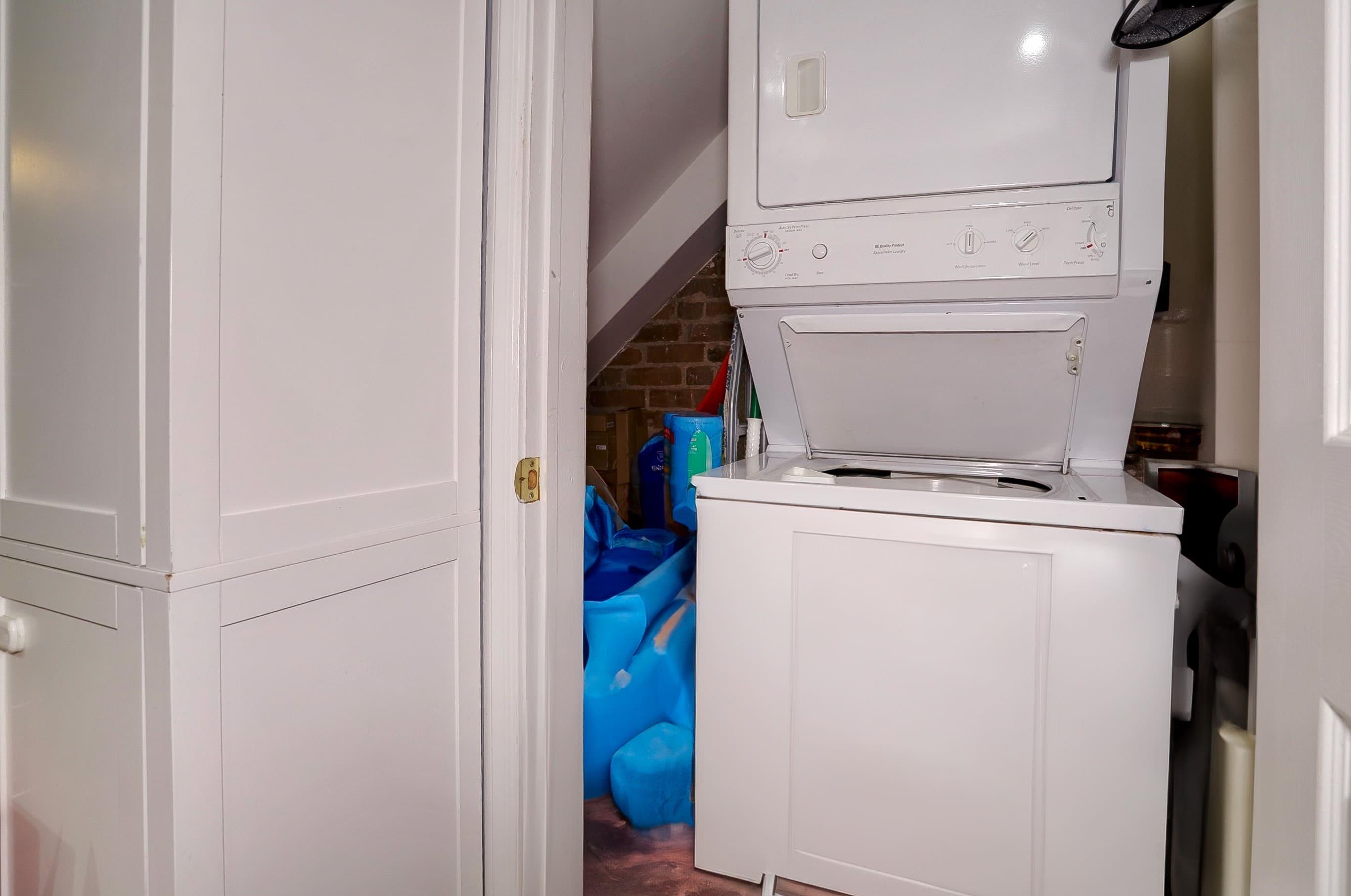 285 BERGEN AVE Unit: 2