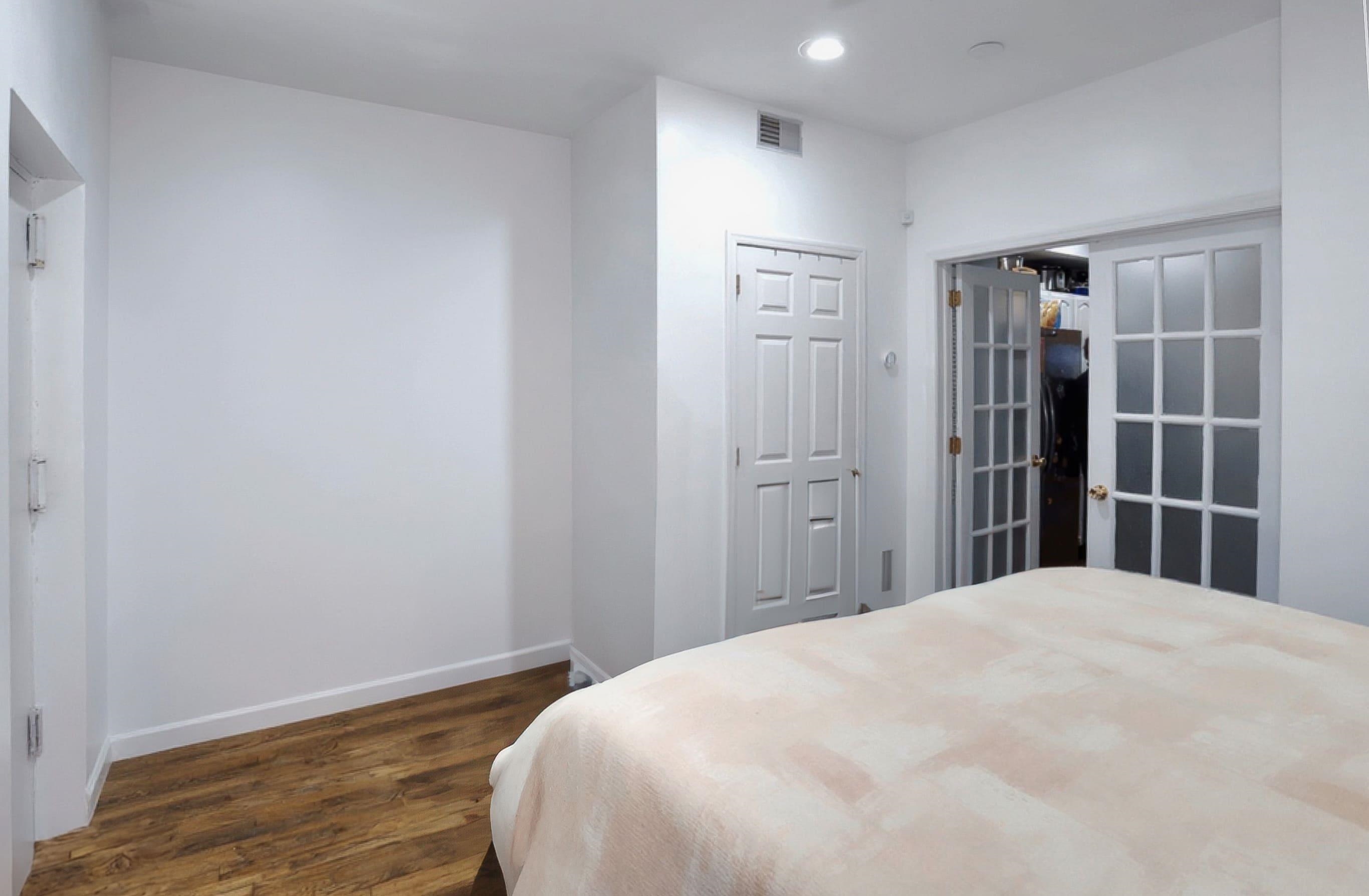 285 BERGEN AVE Unit: 2