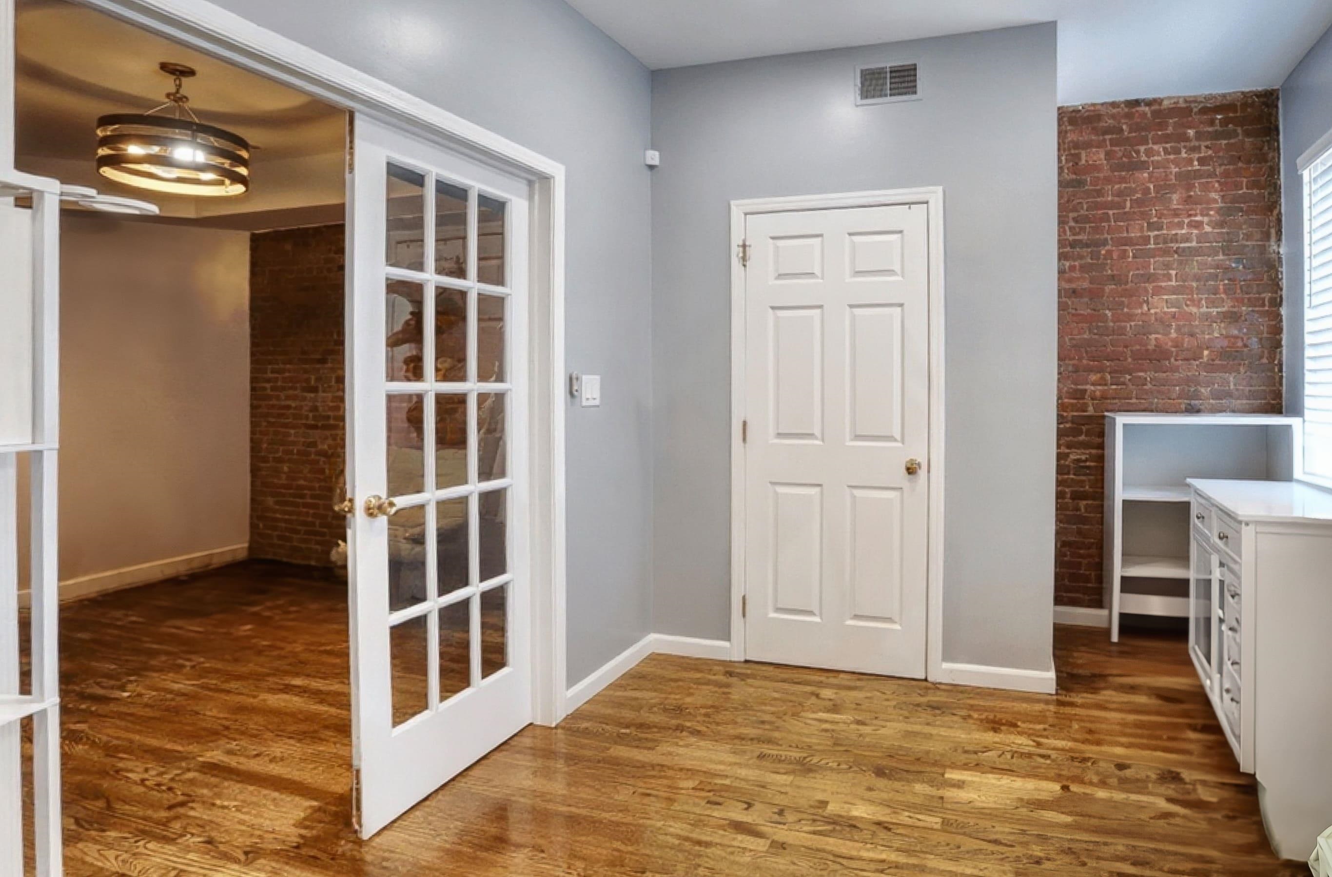 285 BERGEN AVE Unit: 2